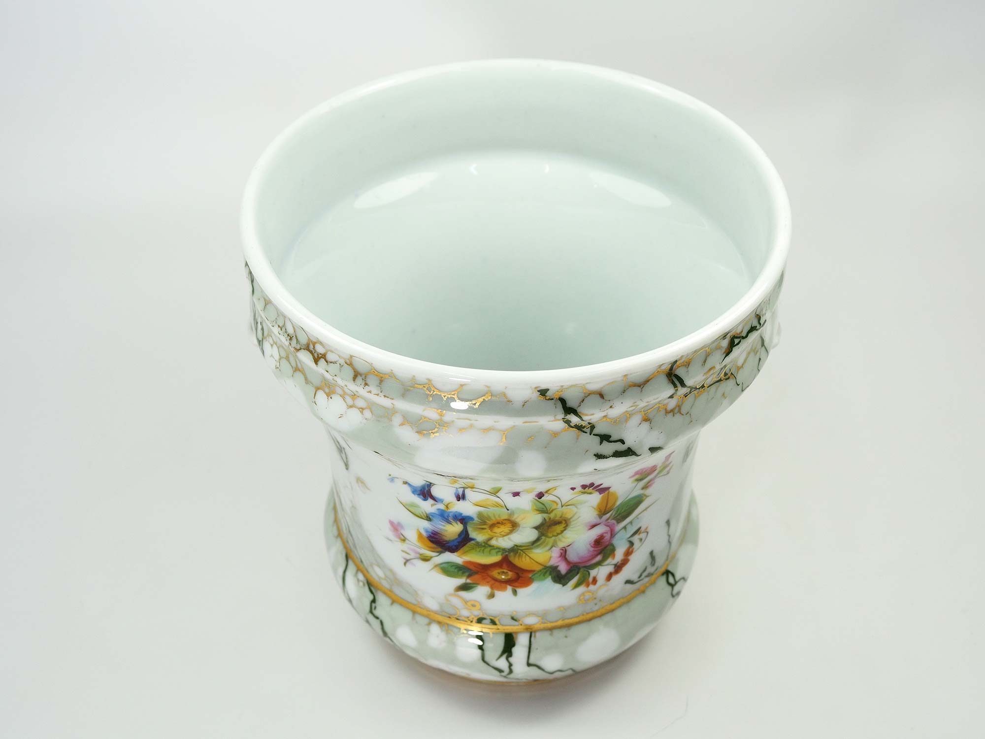 Antique Porcelain planter hand painted with mascarons with lion's head in relief-nineteenth century