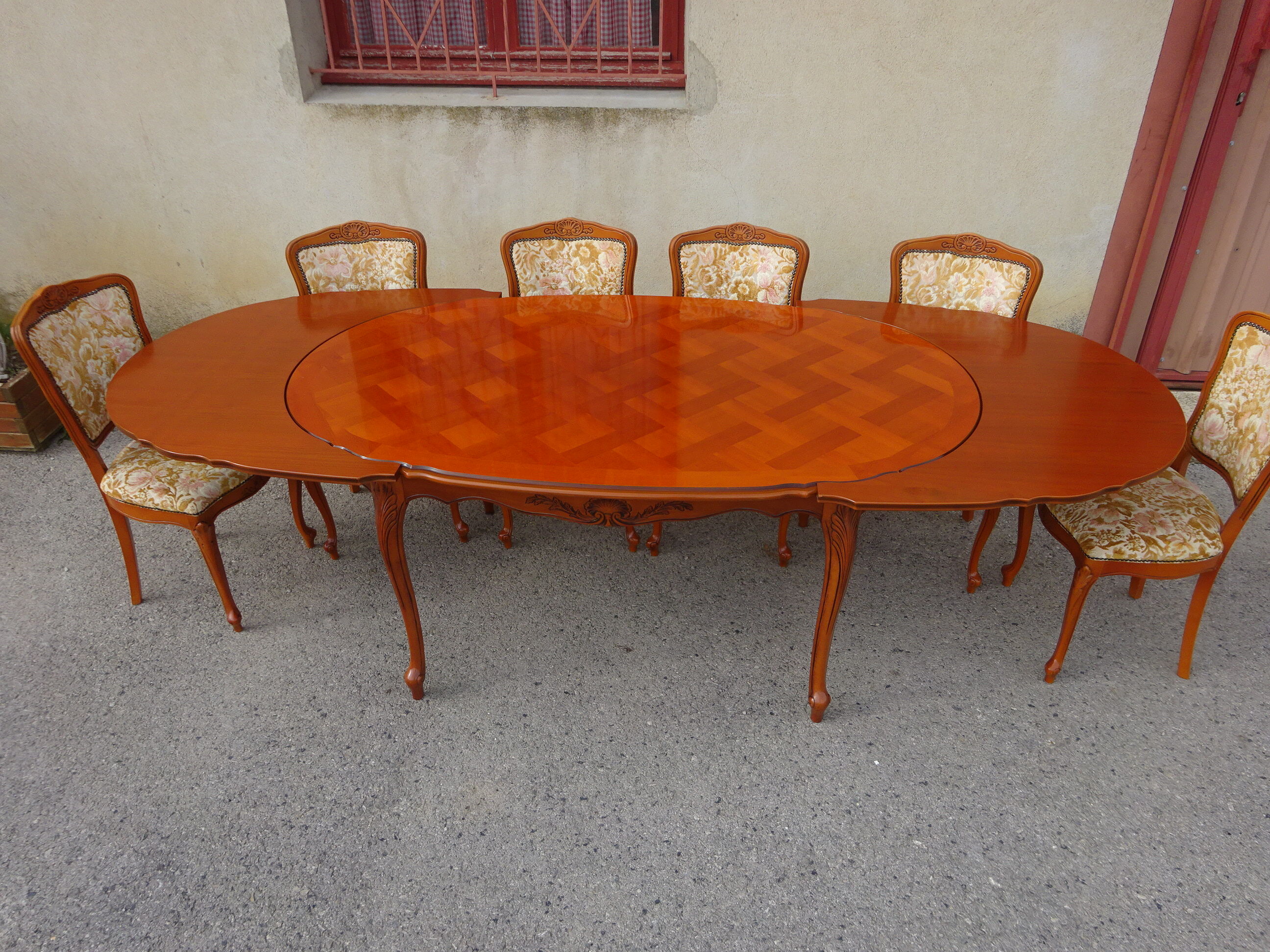 Large oval table in Louis XV style