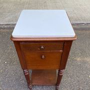 Table de chevet en bois massif henri II du 19ème