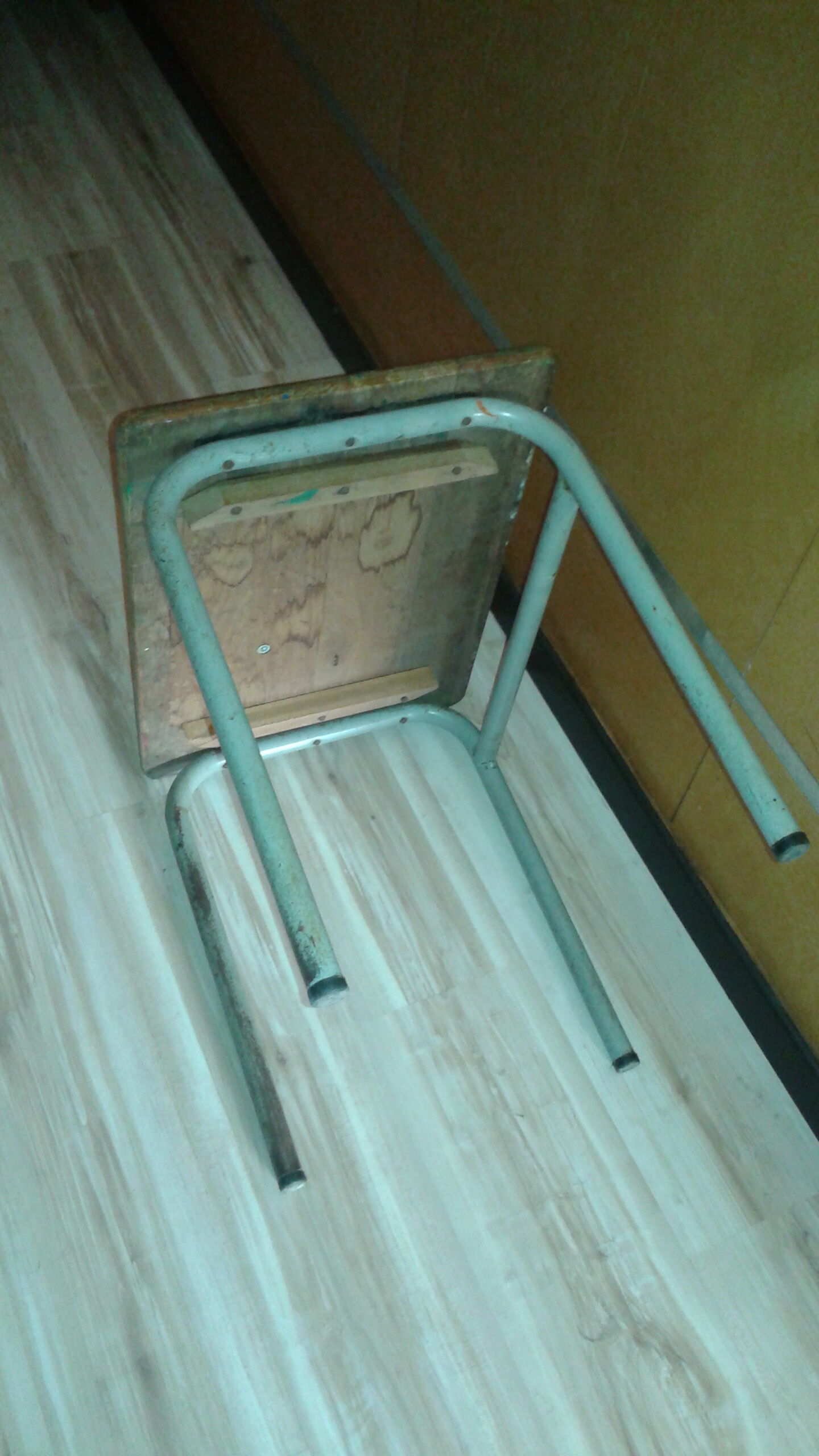 Children's desk model 322 by Jacques Hitier Mullca edition