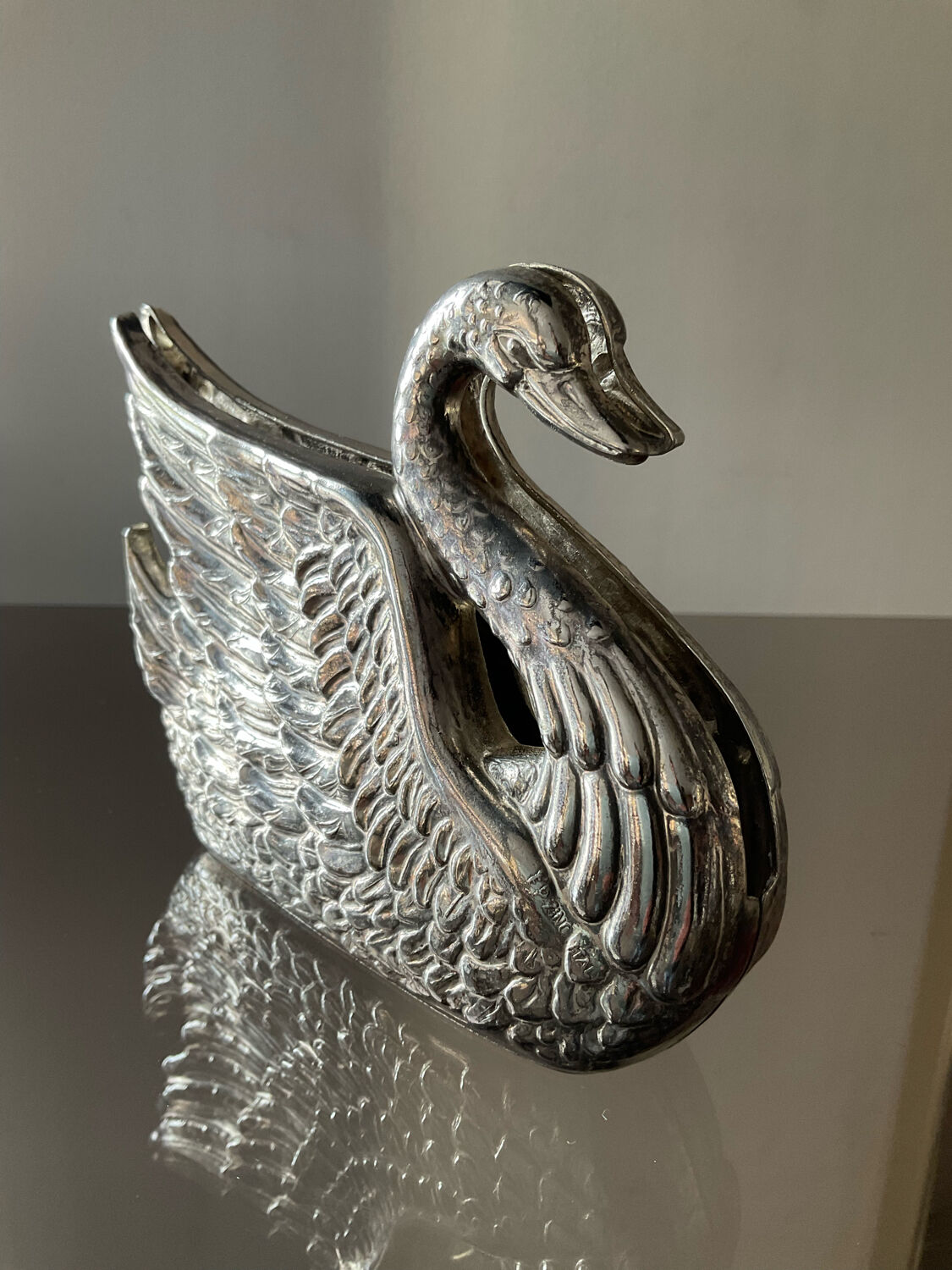Vintage swan letter holder in silver metal