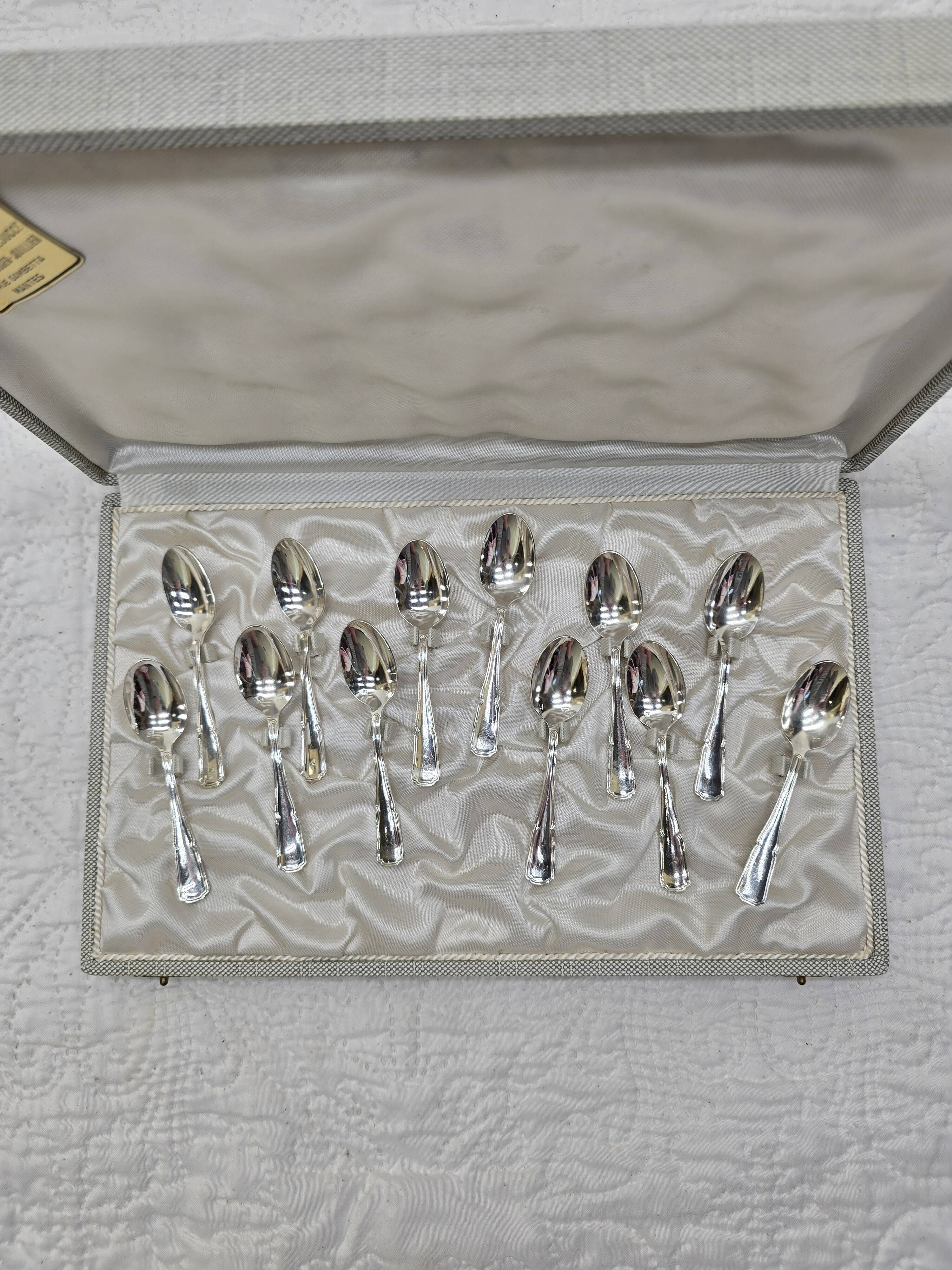 Silver-plated metal cutlery set of 12 teaspoons