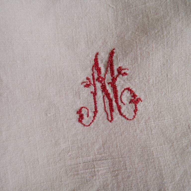 Set of 2 linen tea towels, red embroidery, monogram M