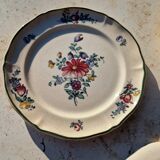 Set of 1 dinner plate and 4 dessert plates Villeroy Boch model 1562.
