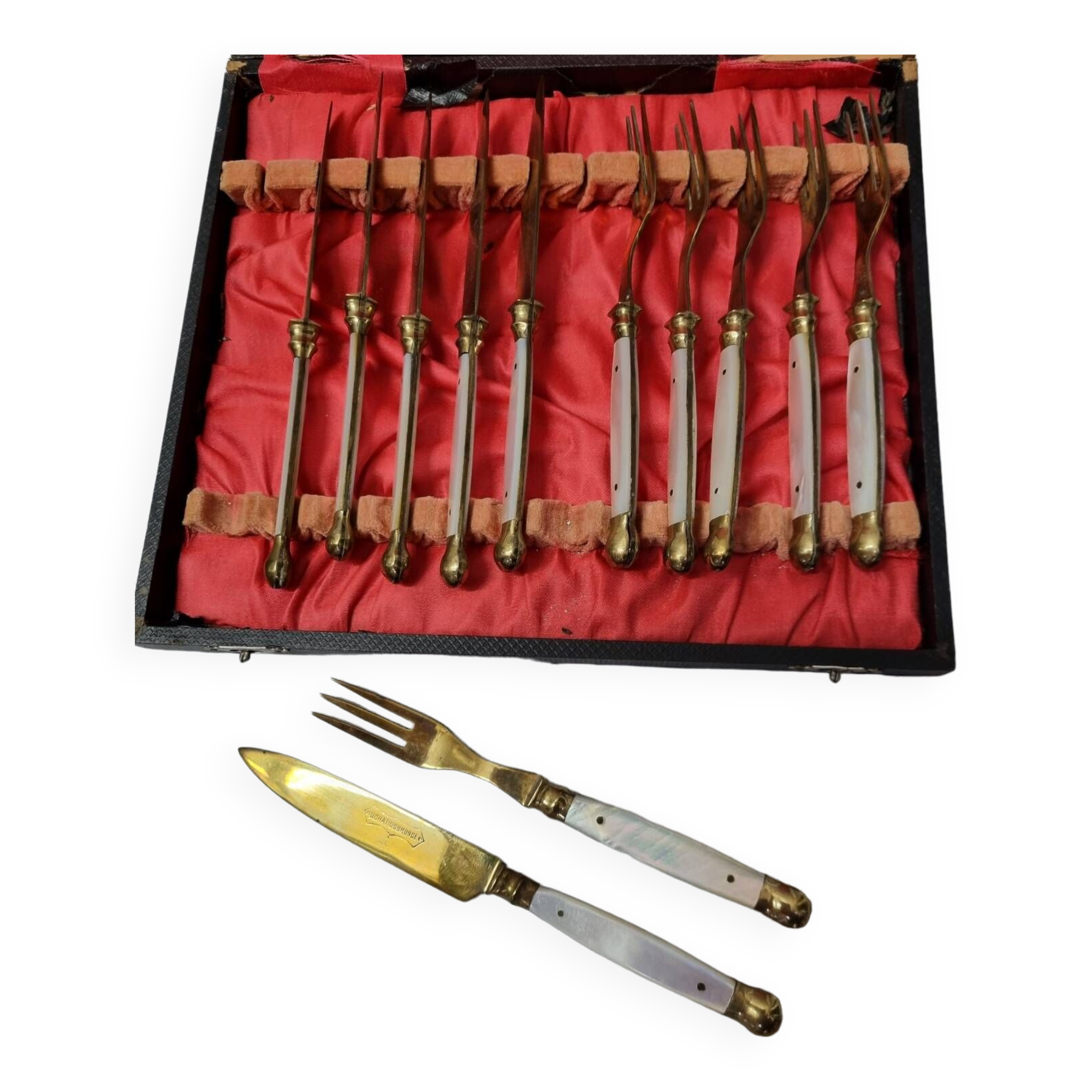 Cutlery for cheeses, desserts, mother-of-pearl & vermeil