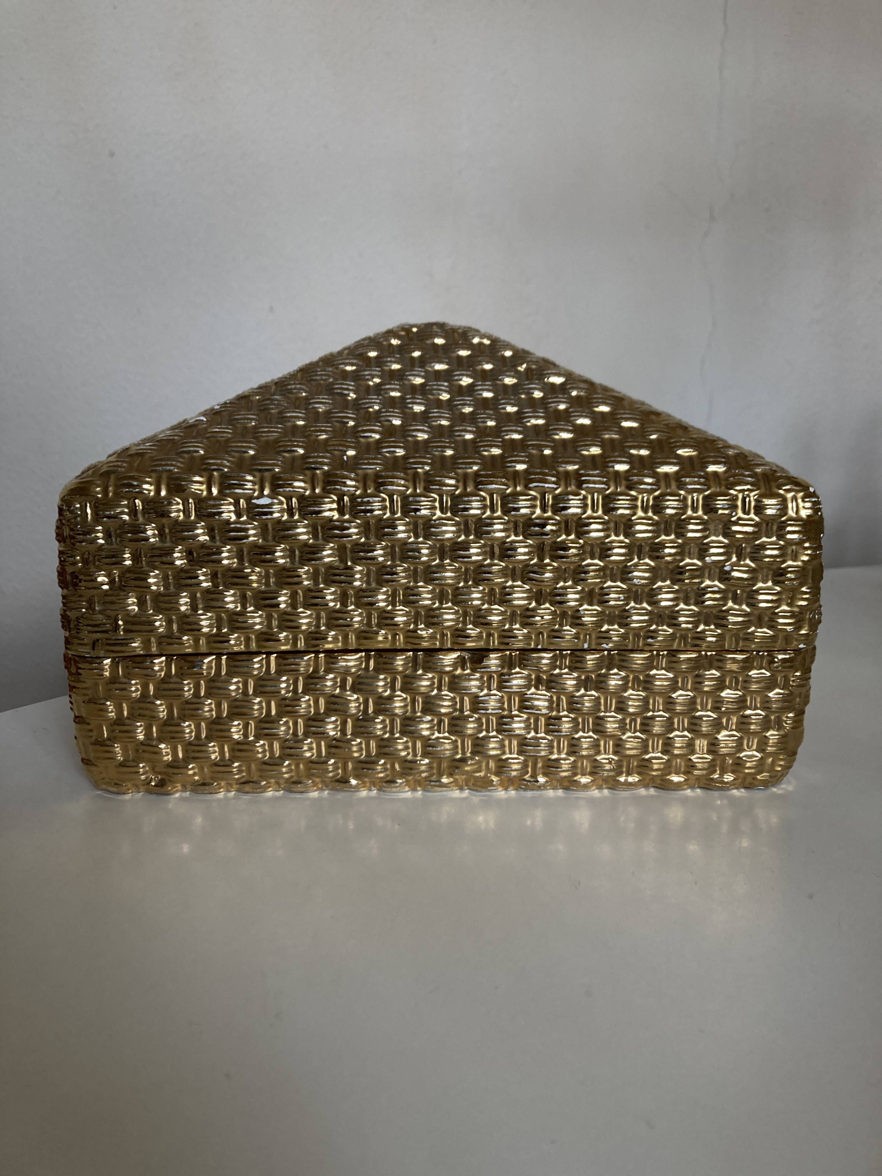 Boite pyramide céramique dorée 1960 travail italien dlg Fornasetti Ponti