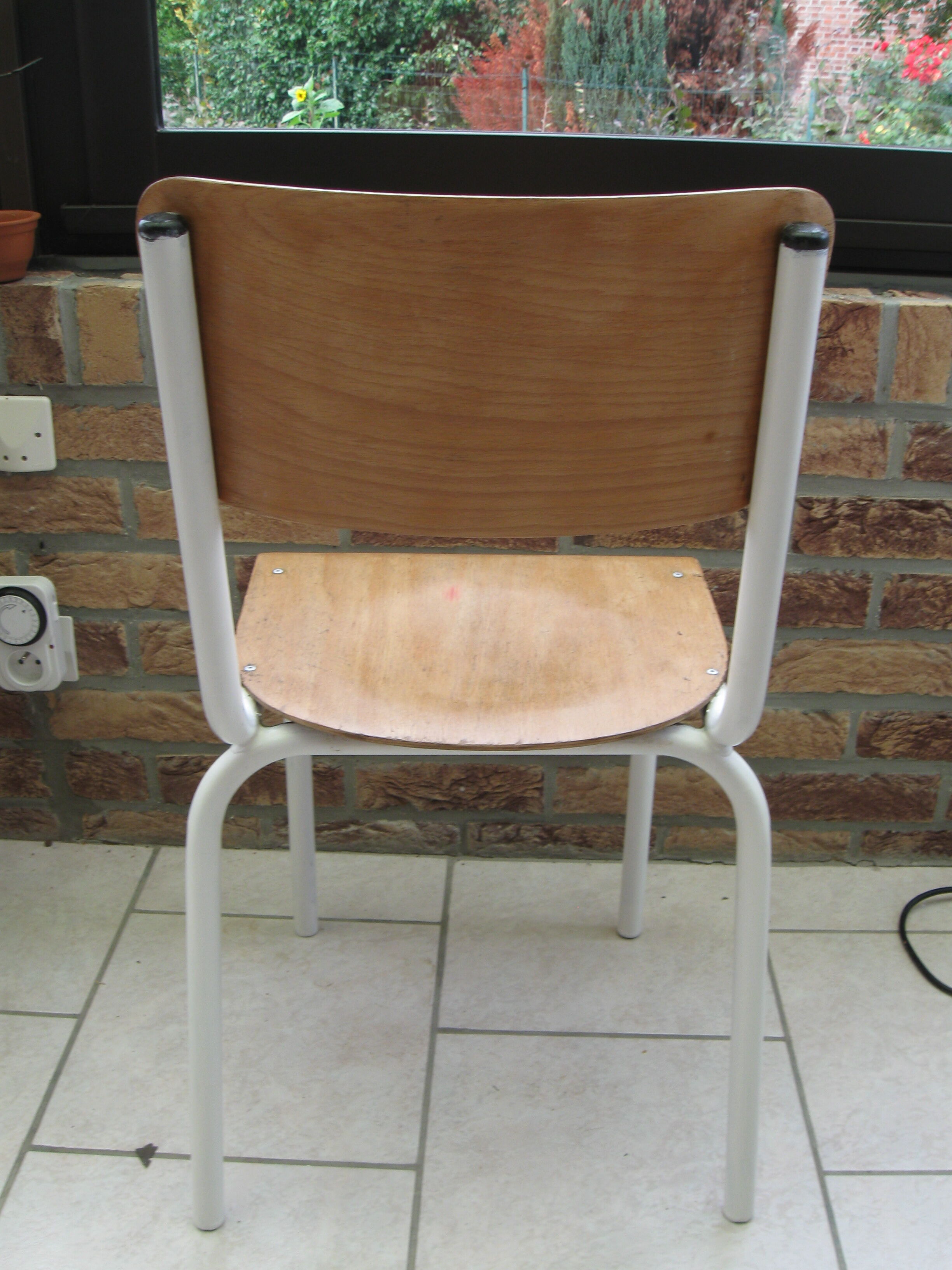 Ancien pupitre avec sa chaise