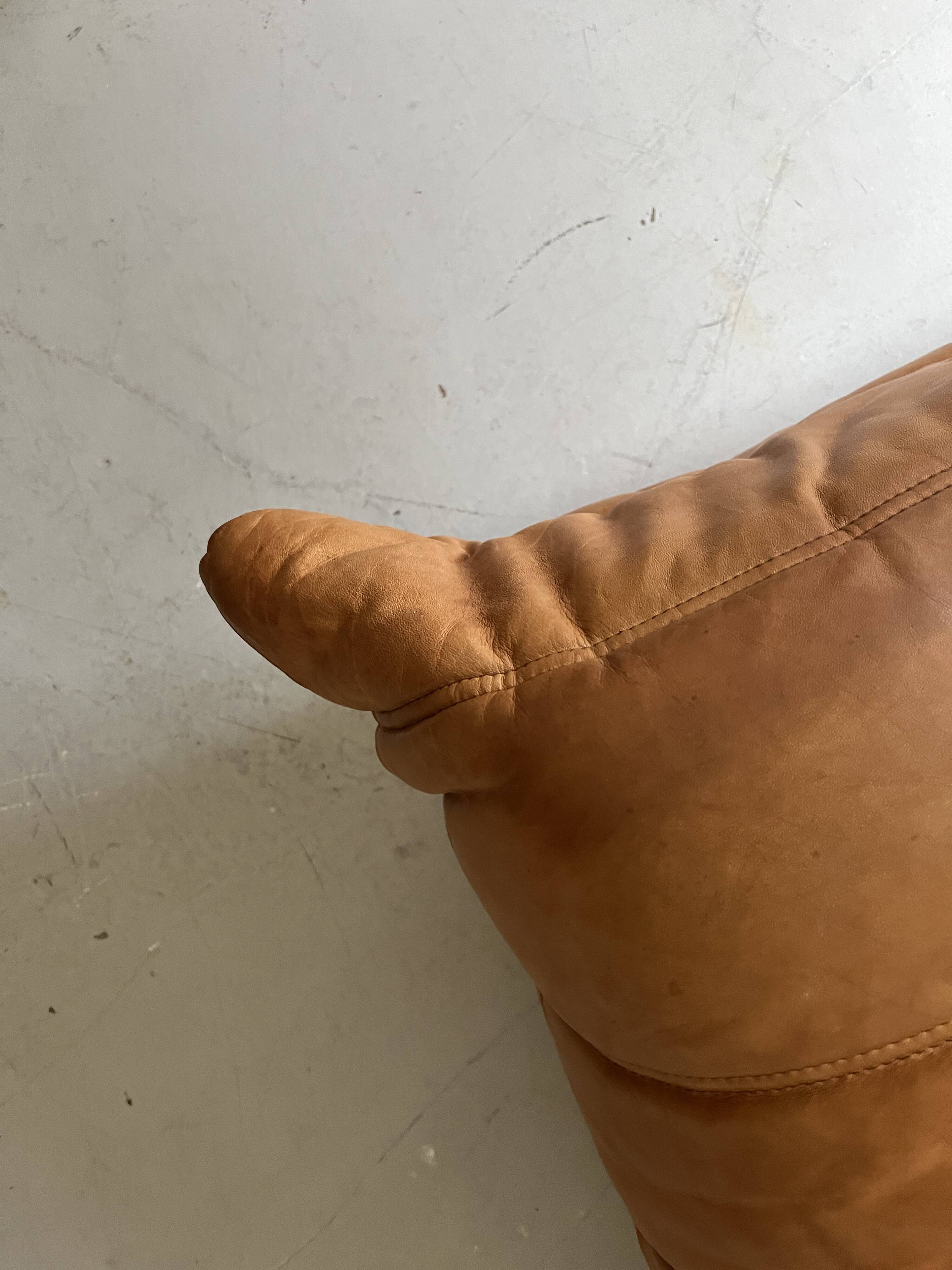 Togo design ottoman pouf by Michel Ducaroy for Ligne Roset, 1st edition 1970