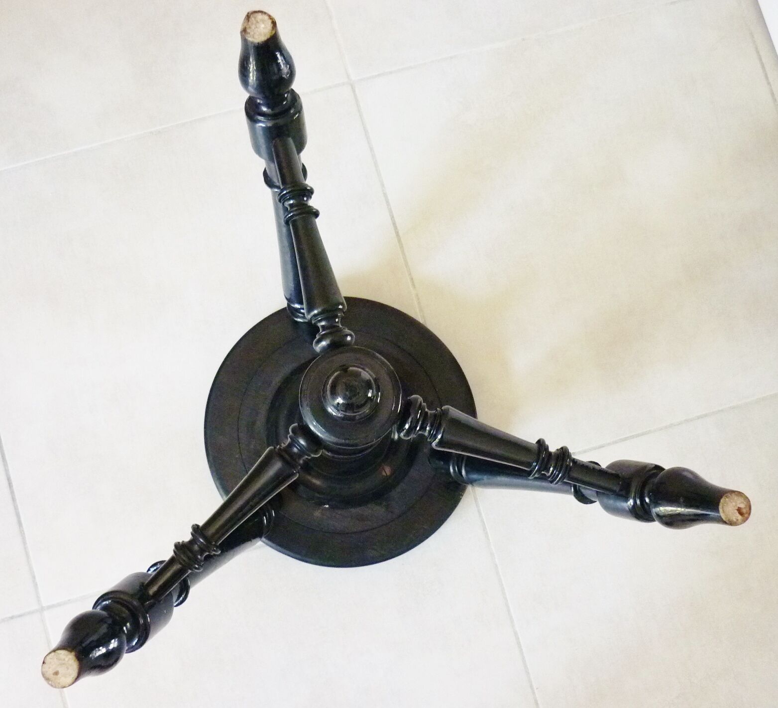 Piano stool of period and style Napoleon III, XIXth, tripod, blackened wood, adjustable