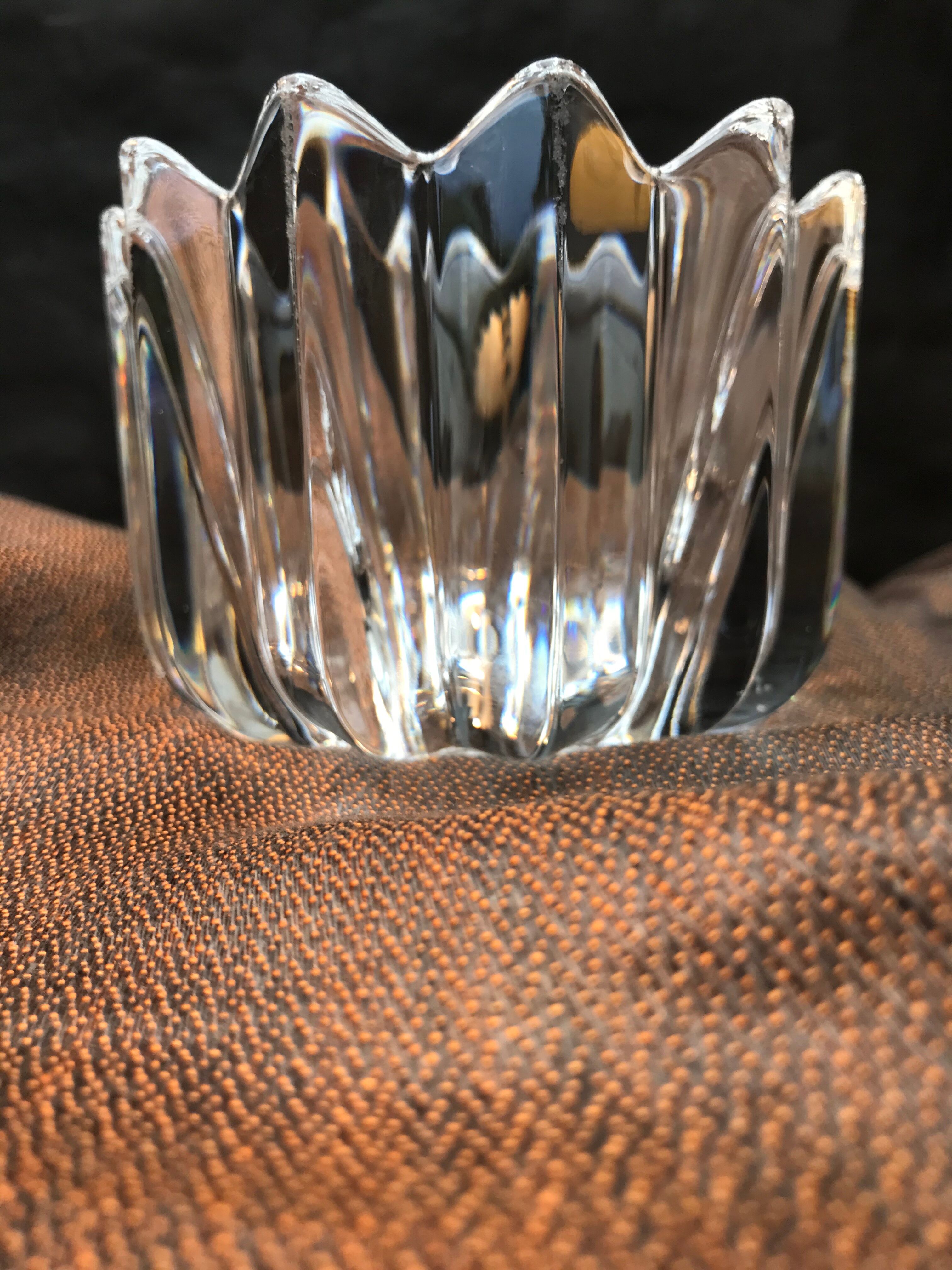 Small tulip pocket or signed crystal baguier, Scandinavian design by Jan Johanson Orrefors