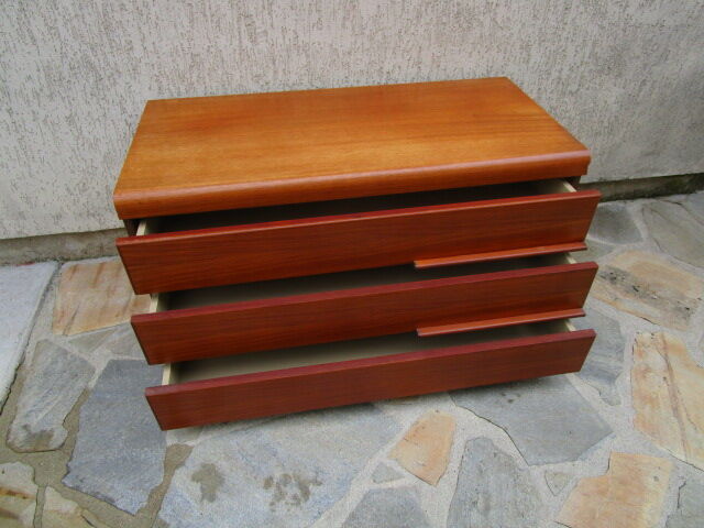 Mahogany low chest of drawers 70s
