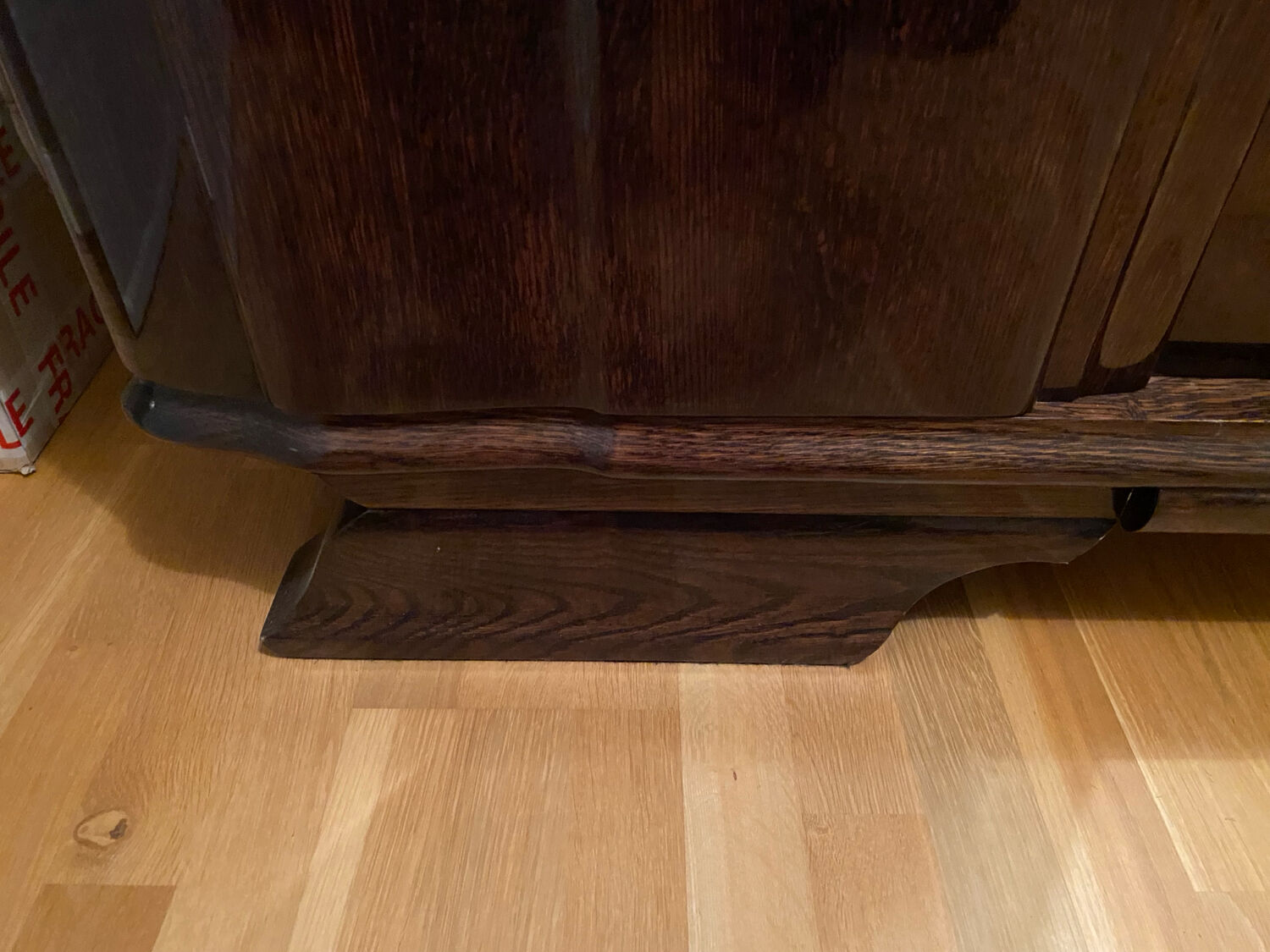 Art Deco bedroom set in walnut burl and marble