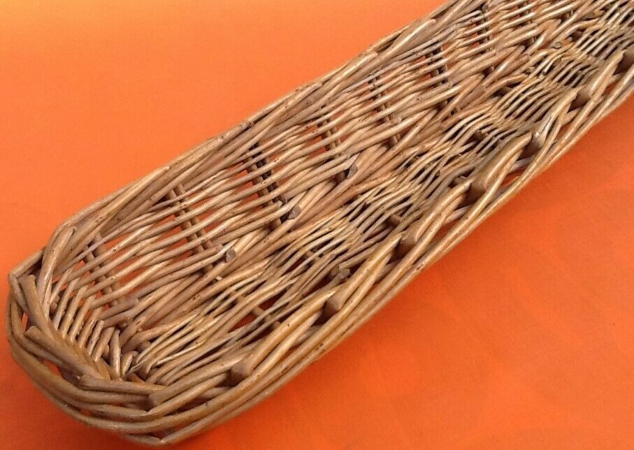 Braided wicker banneton basket