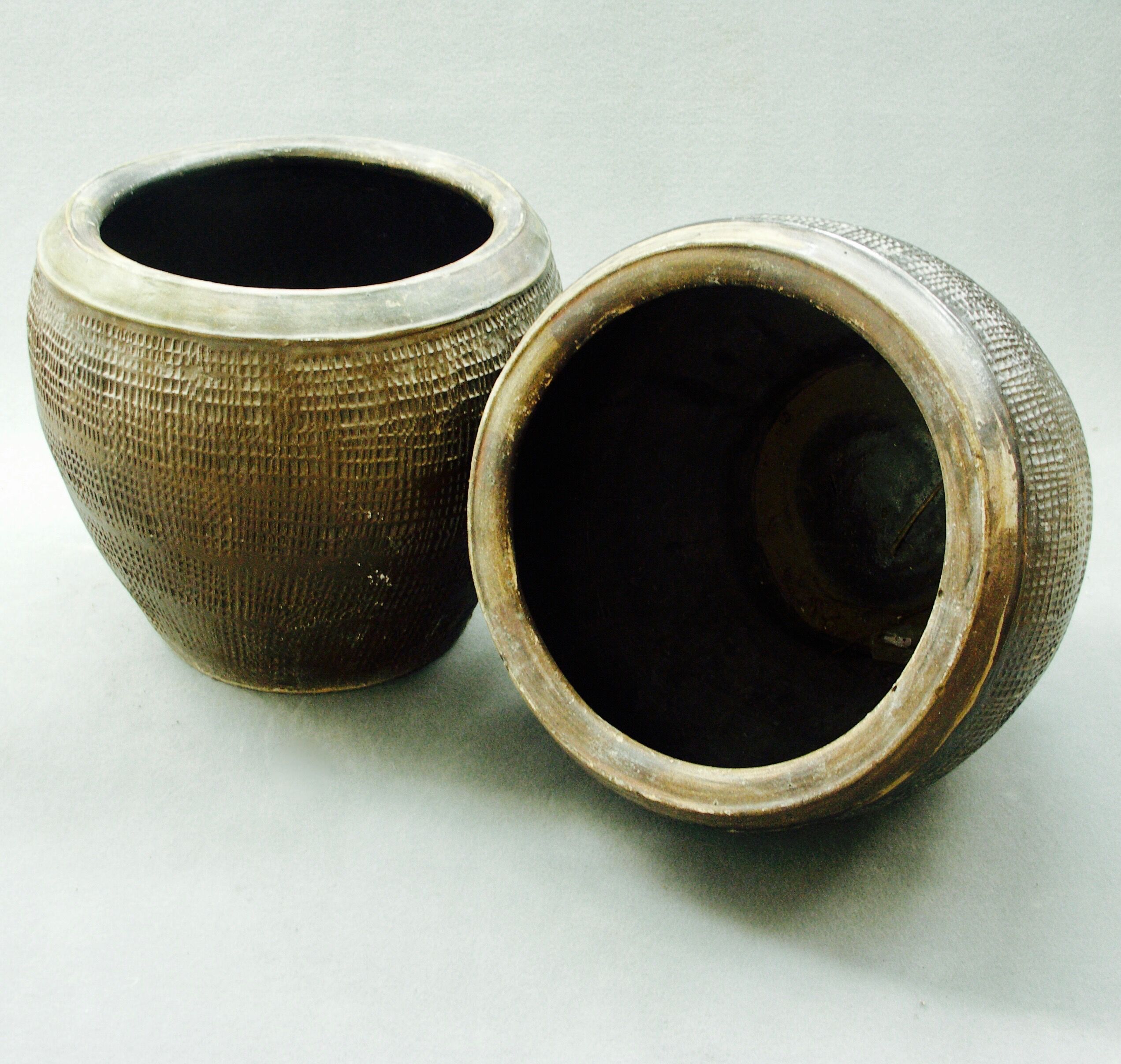 Lot of two big pots/cache Asian pots Vietnam