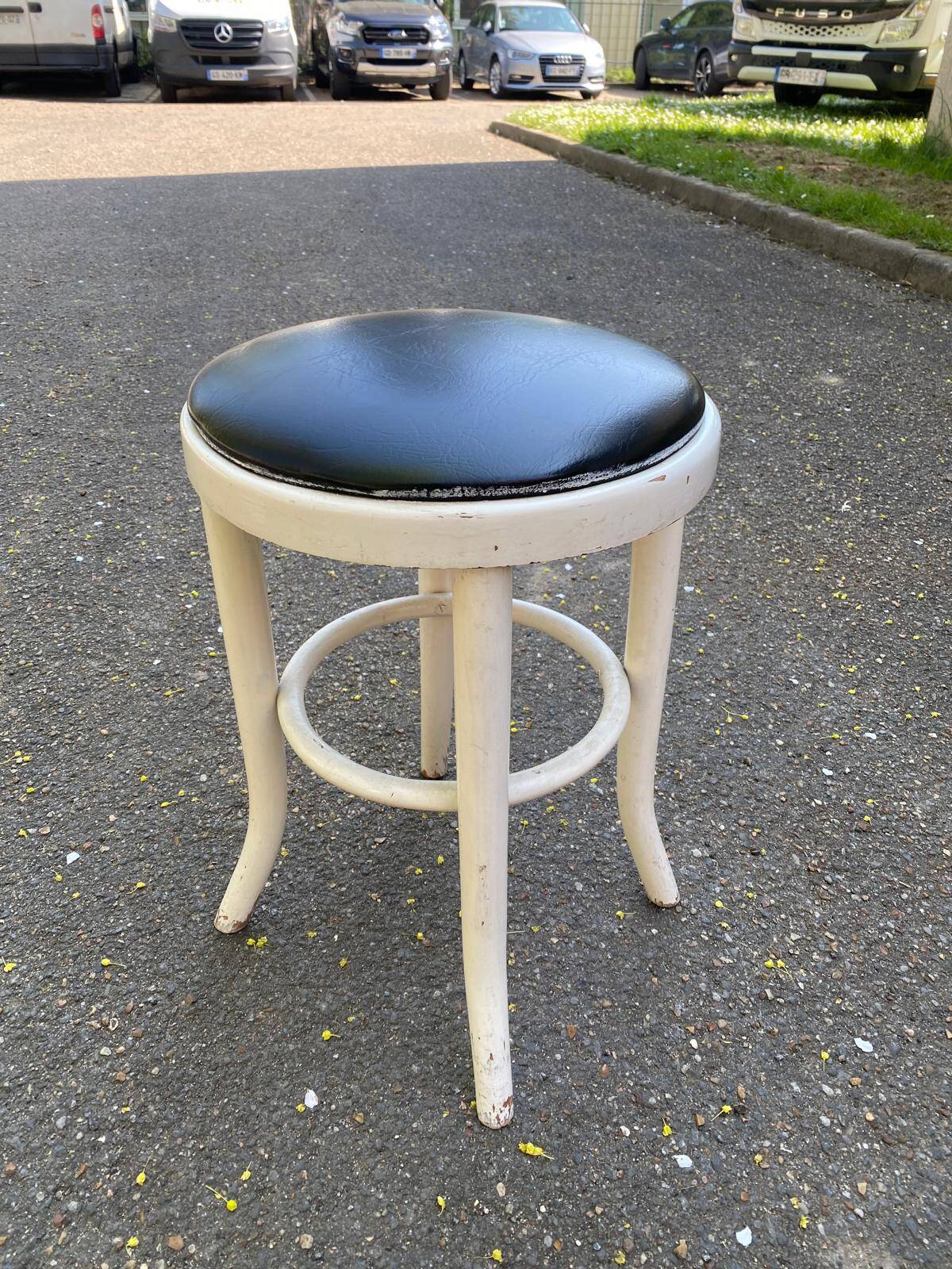 Round stool in white bentwood and black leather