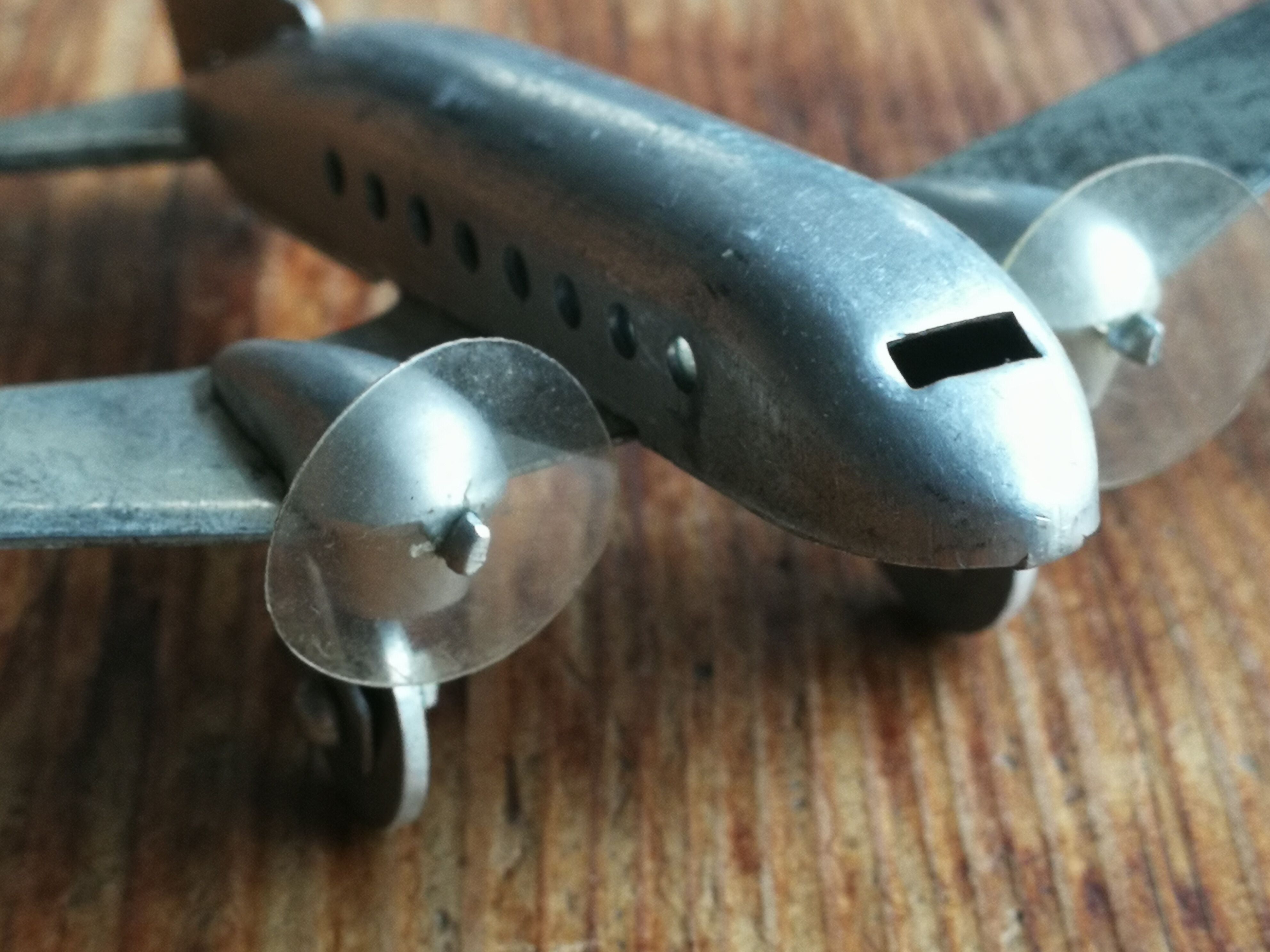 Avion en métal Selency