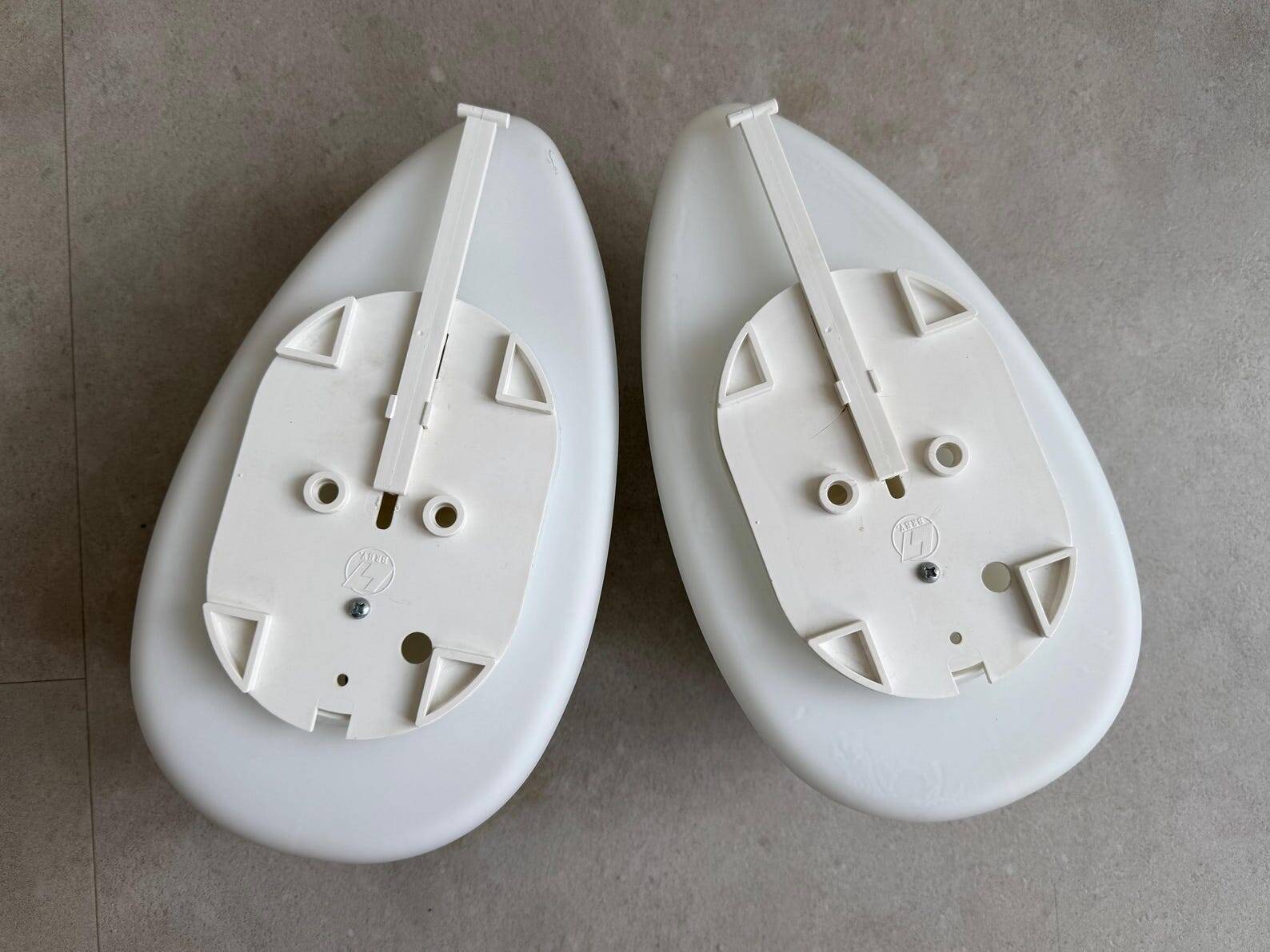 Wonderful pair of Mid Century white glass wall lamps from Italy