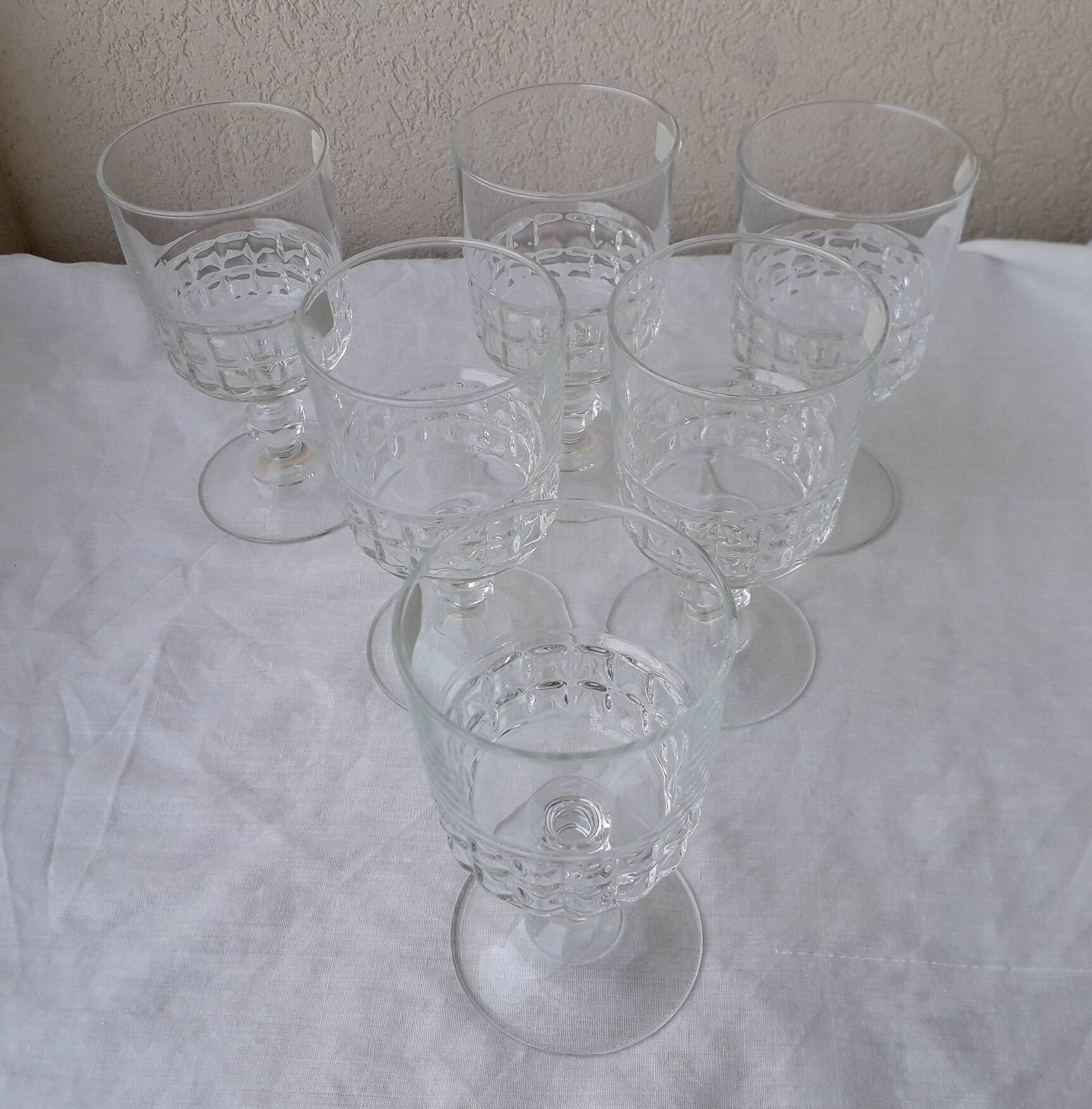 6 stemmed glasses