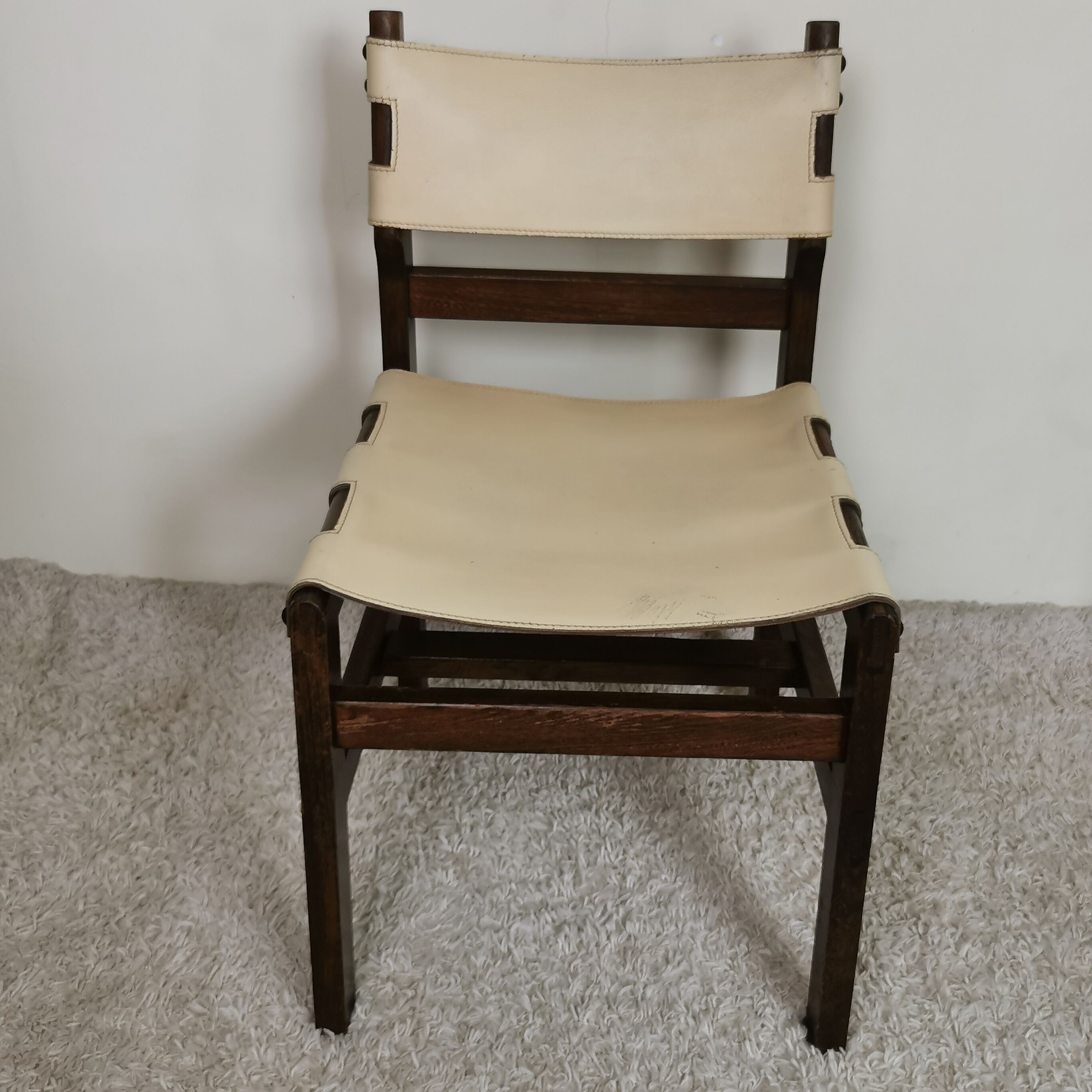 Series of 4 wooden and leather chairs