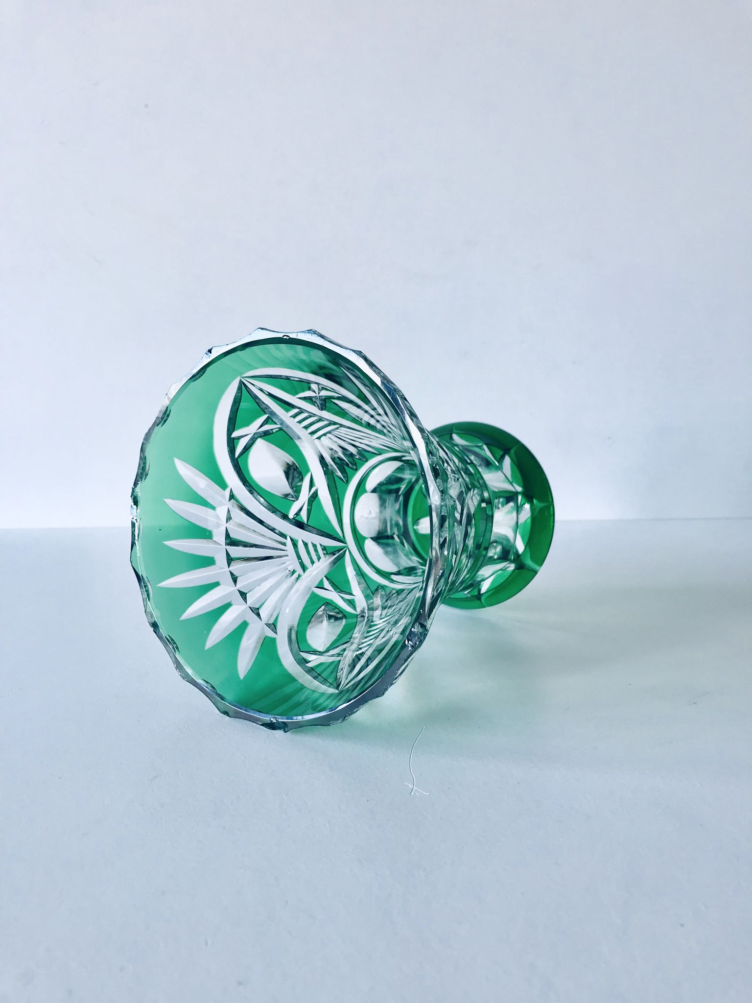 Vase Art Déco en cristal taillé vert