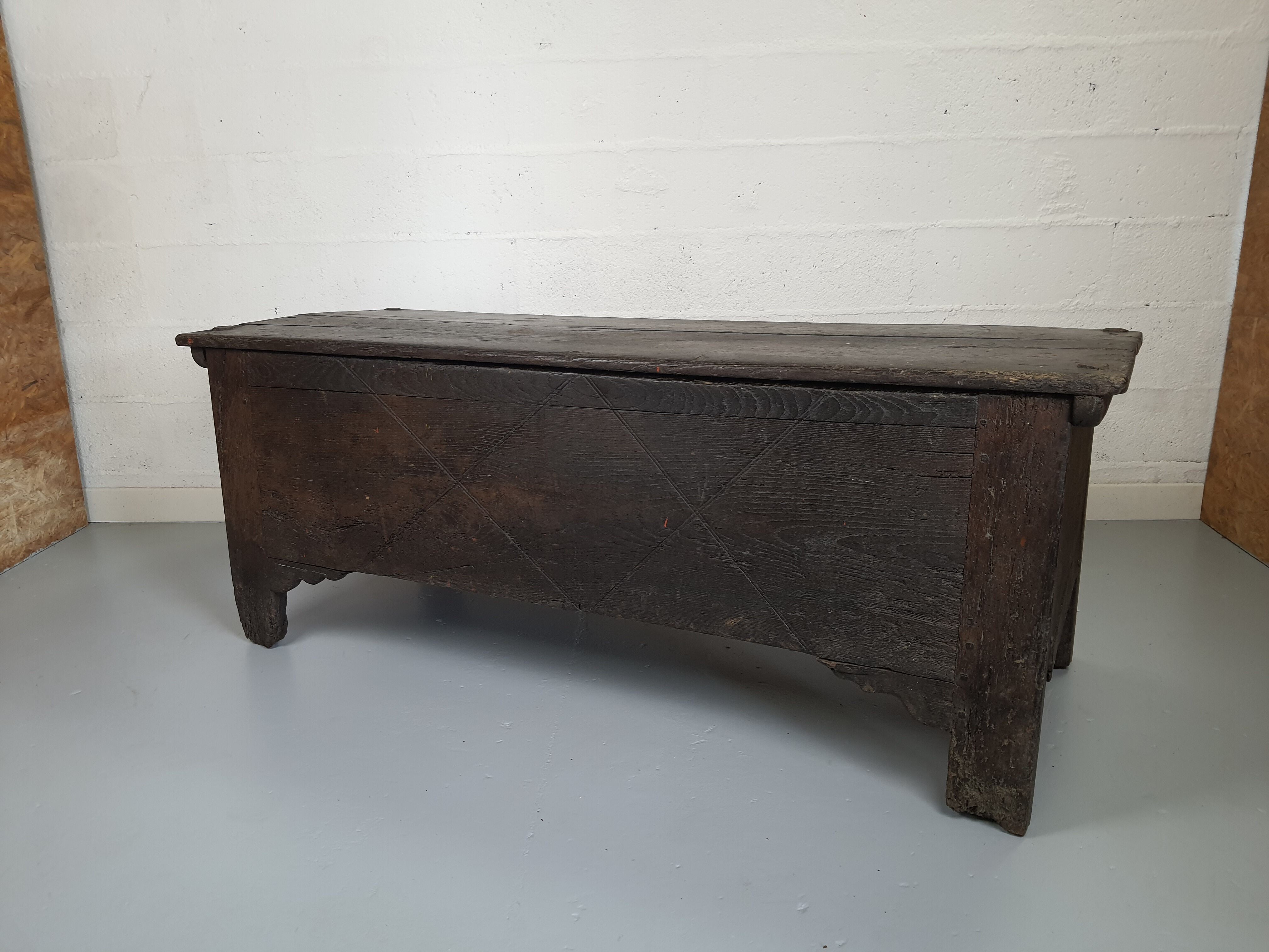 Maie ancient early 18th solid oak