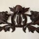 Fronton ancien en bois sculpté Lions et médaillon