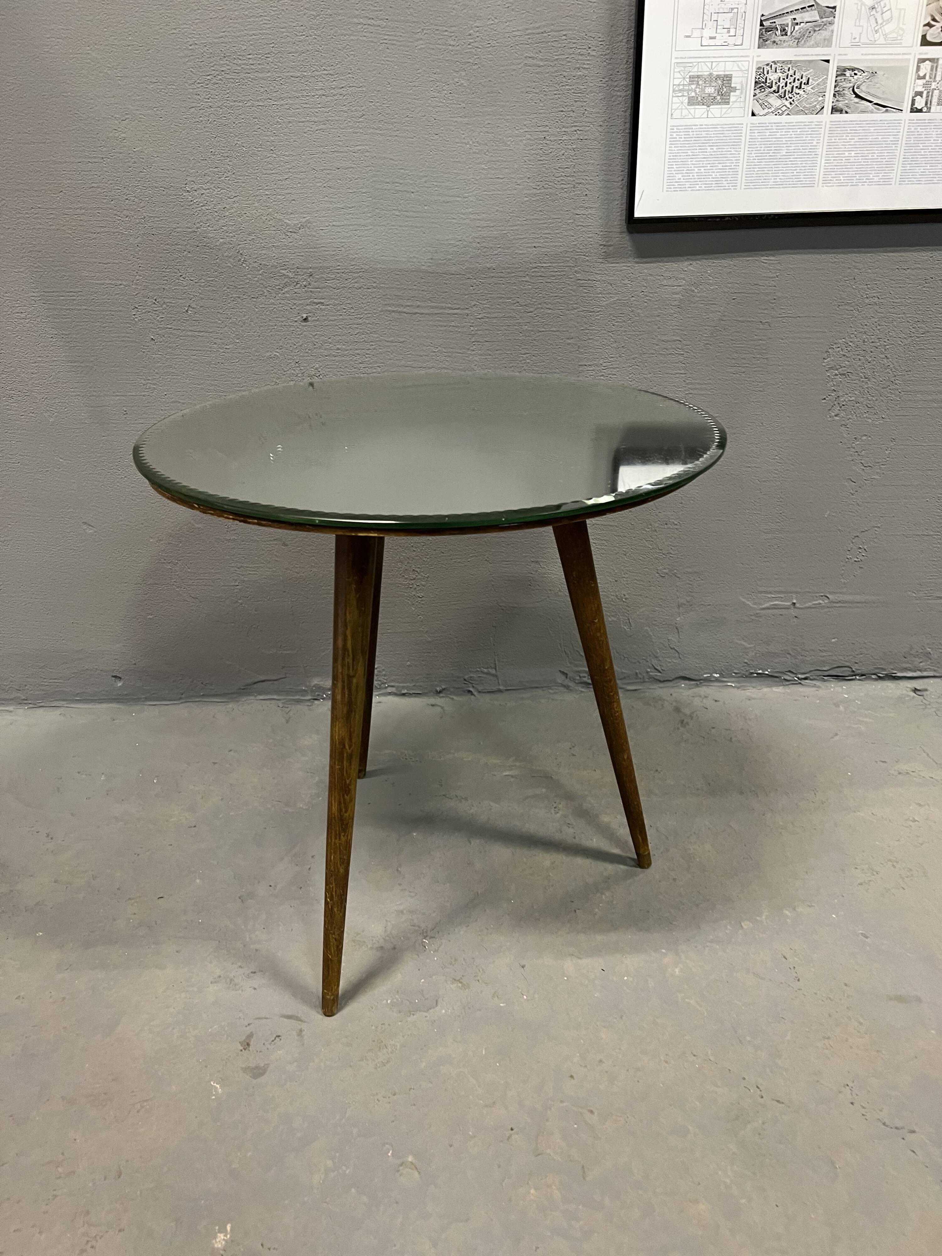 Small table feet spindles and glass top