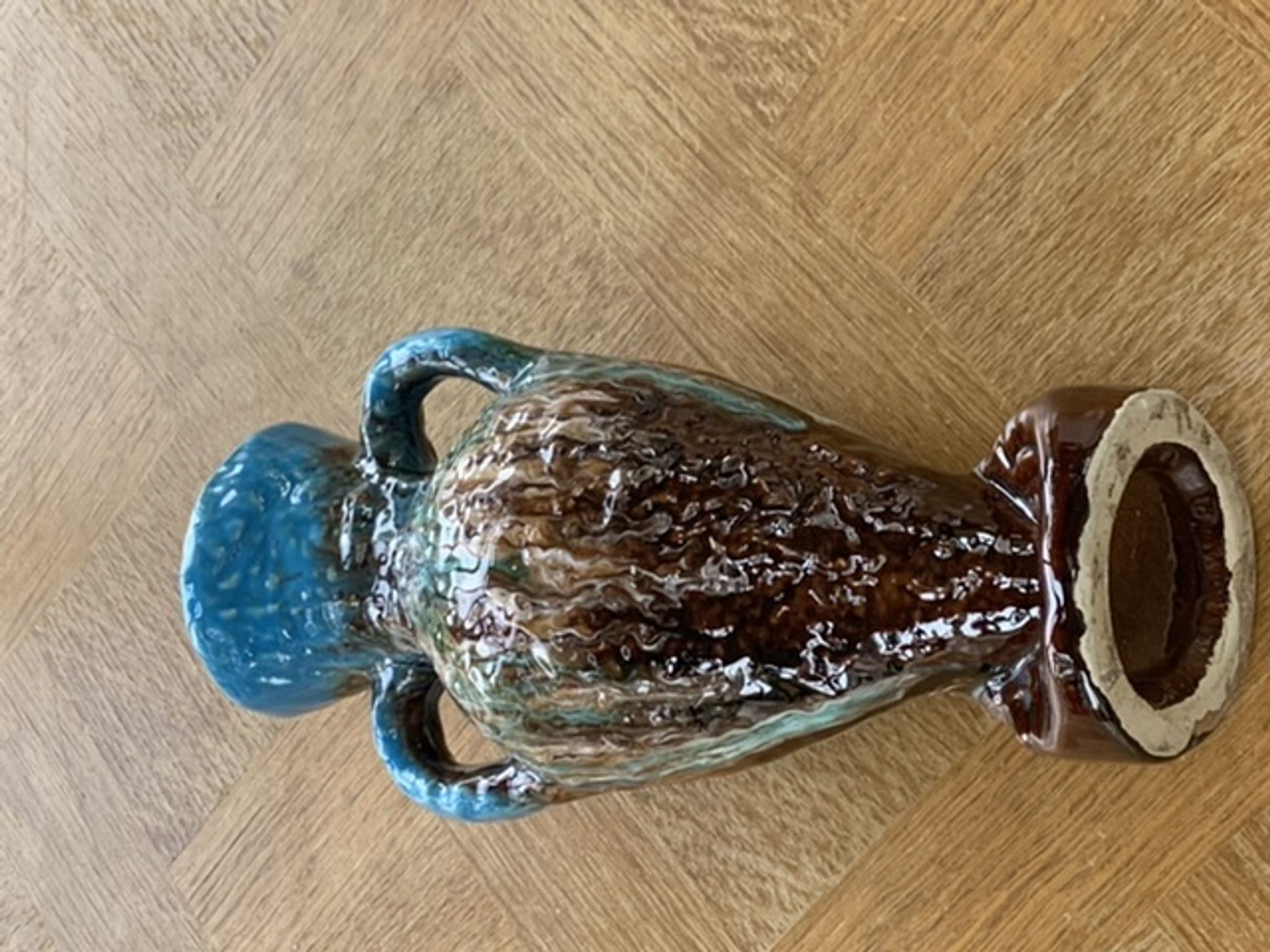 Vase amphore en barbotine, céramique émaillée de style vallauris vintage