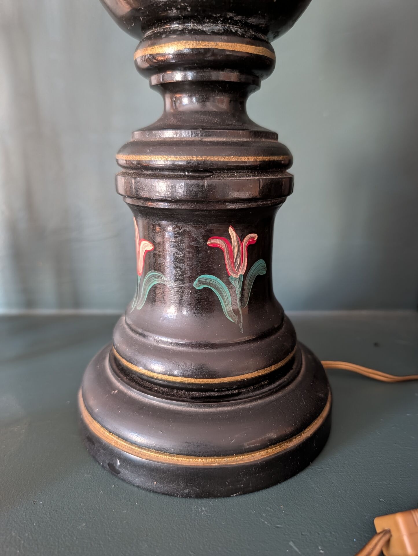 Black turned wooden lamp base – painted floral decoration – 1950s/60s