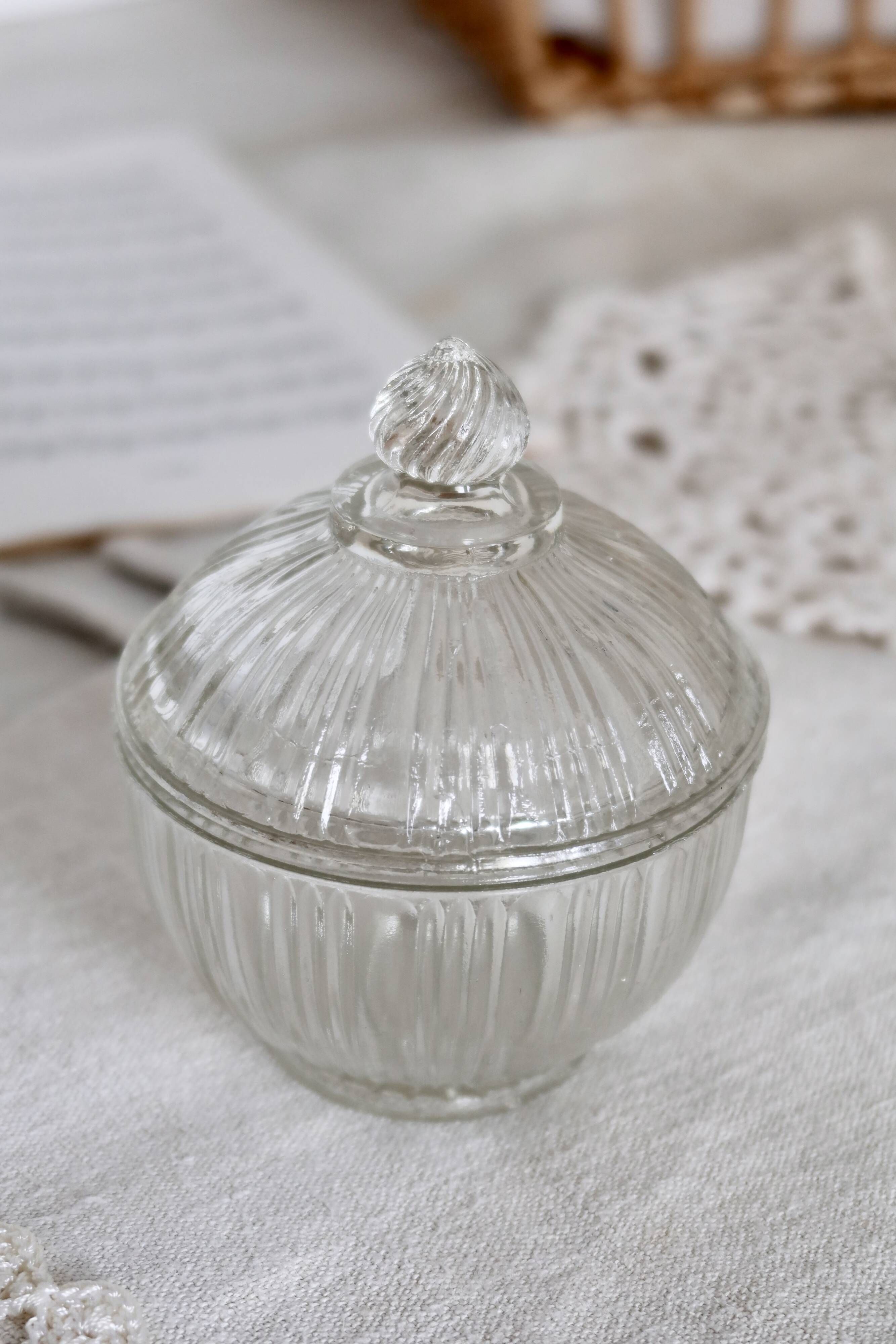 Small vintage candy dish / sugar bowl in ribbed glass