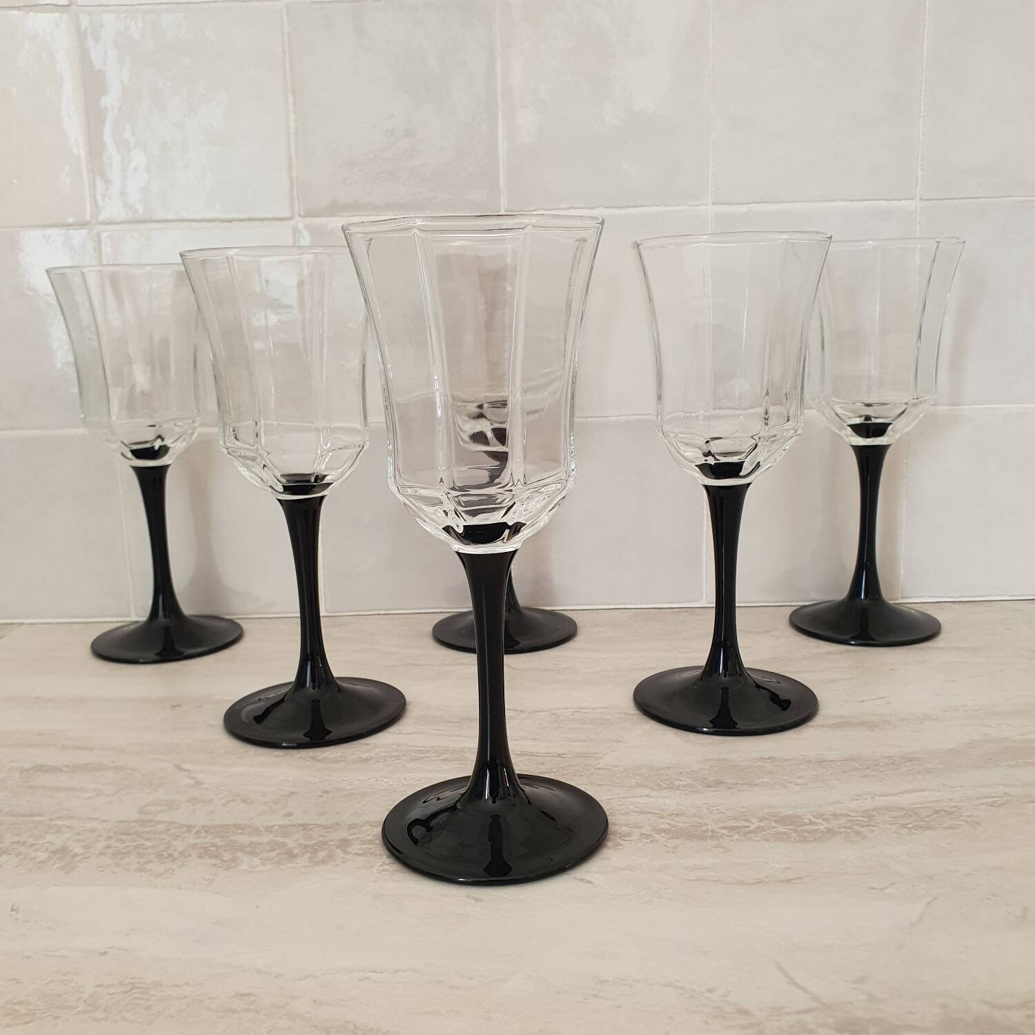 6 Octime octagonal black-footed wine glasses
