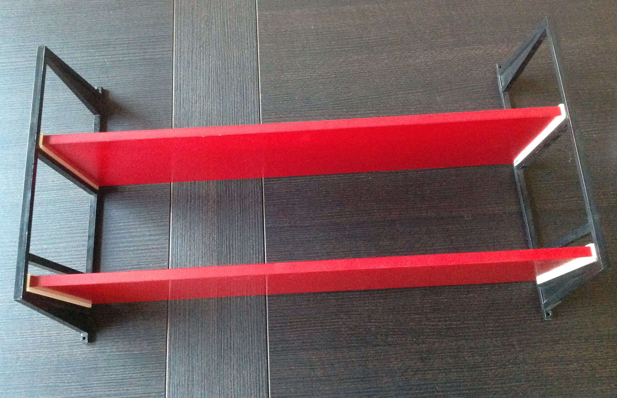 Carmine red wall flooring by Schubert Werk / vintage 60s-70s