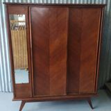 Wardrobe feet compass sliding doors