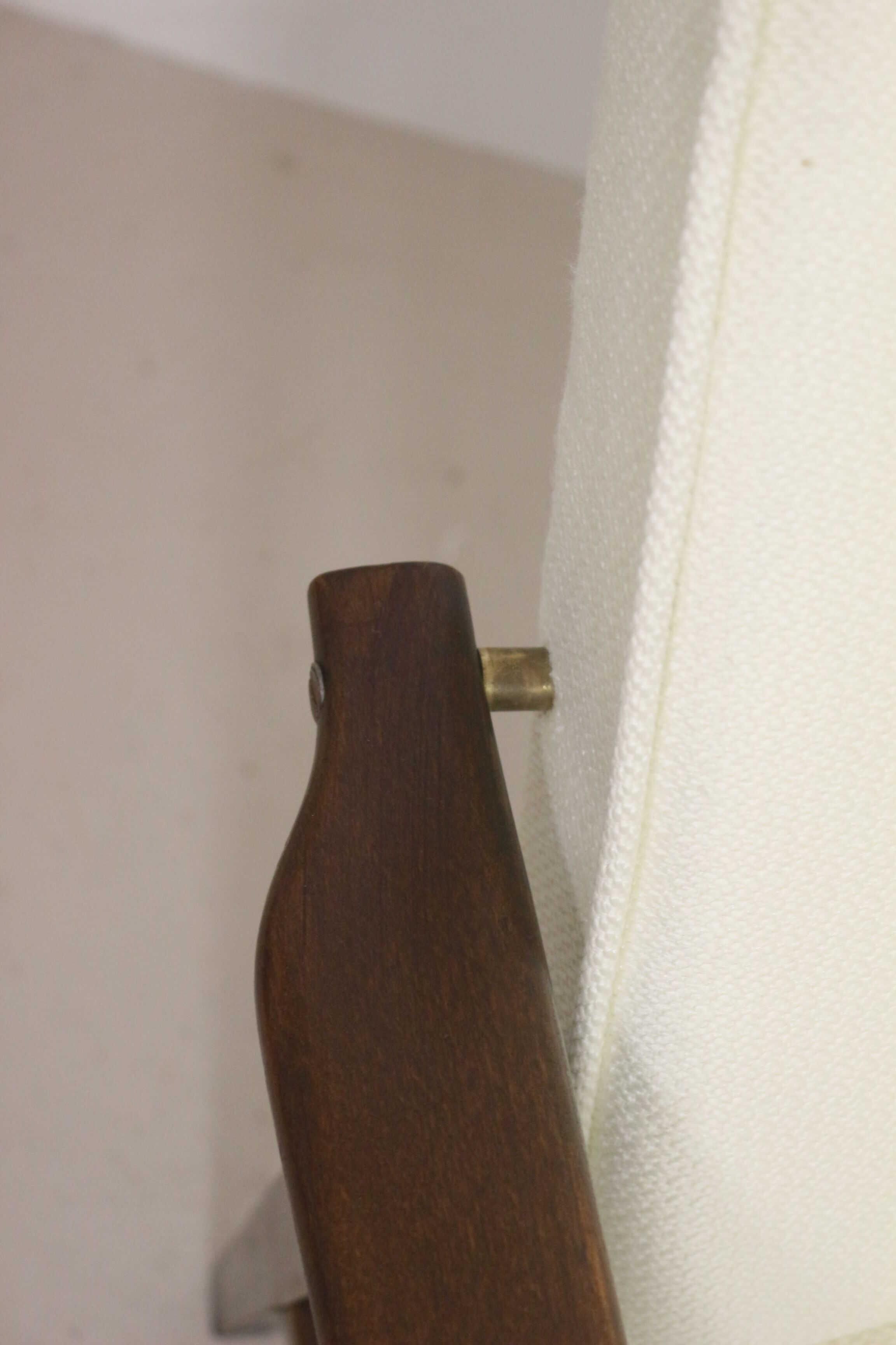 Fauteuil Henryk Lis 300-190 année 70. Réf Sophia.