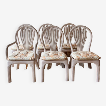 Chaises en rotin et bambou en feuille de palmier