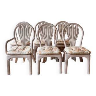 Chaises en rotin et bambou en feuille de palmier