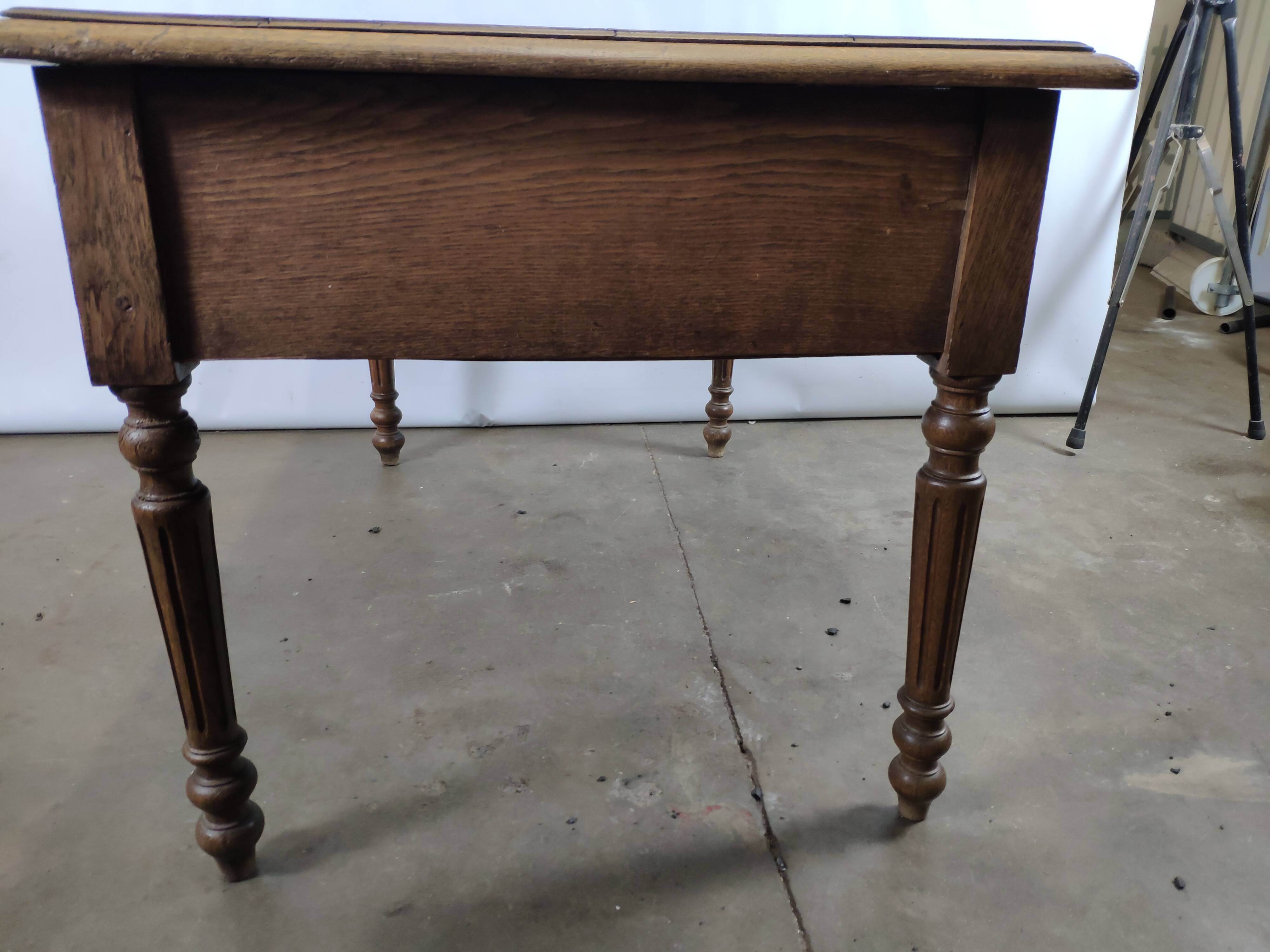 Bureau en bois 5 tiroirs