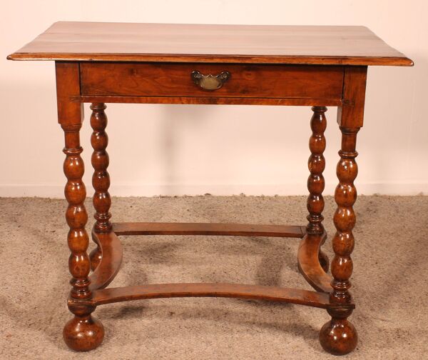 Petite Table à écrire/ Table d'appoint En Noyer-17° Siècle