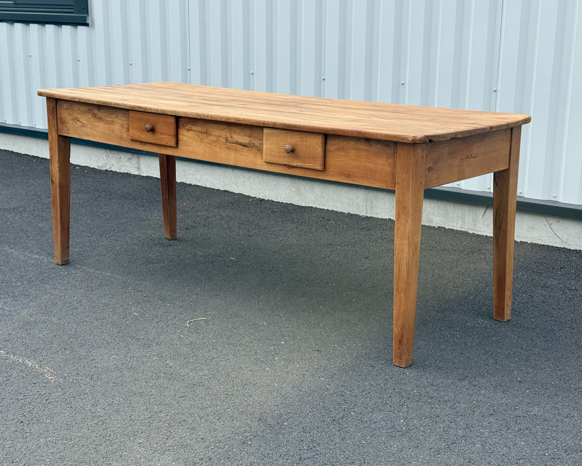 Large table in solid walnut