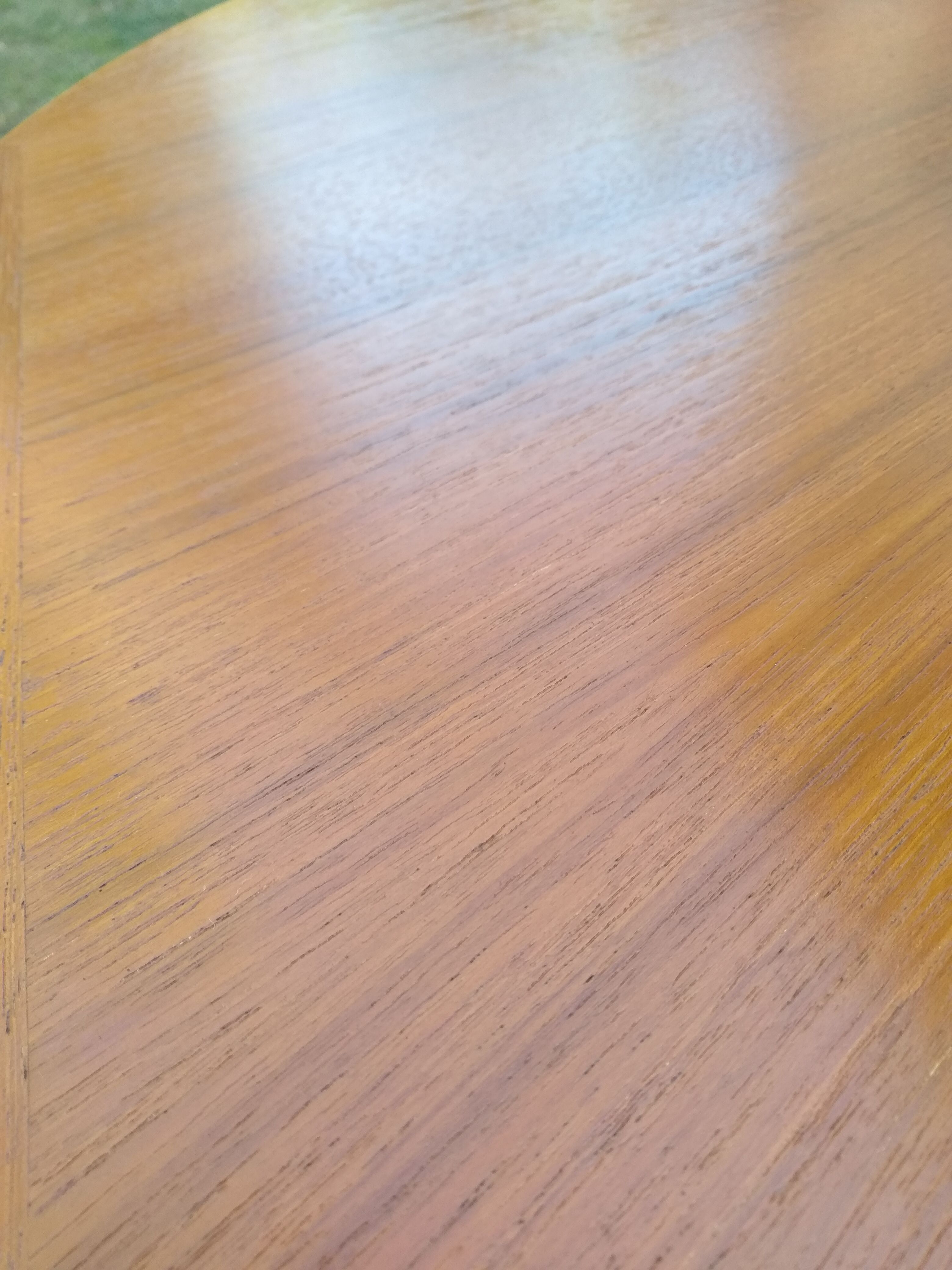 Scandinavian round table