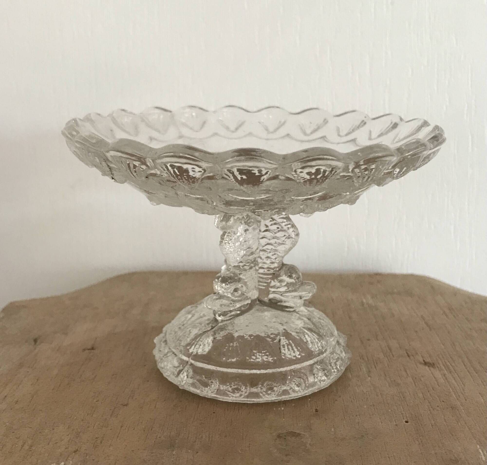 Vide-poche footed bowl in molded glass from portieux vallerysthal
