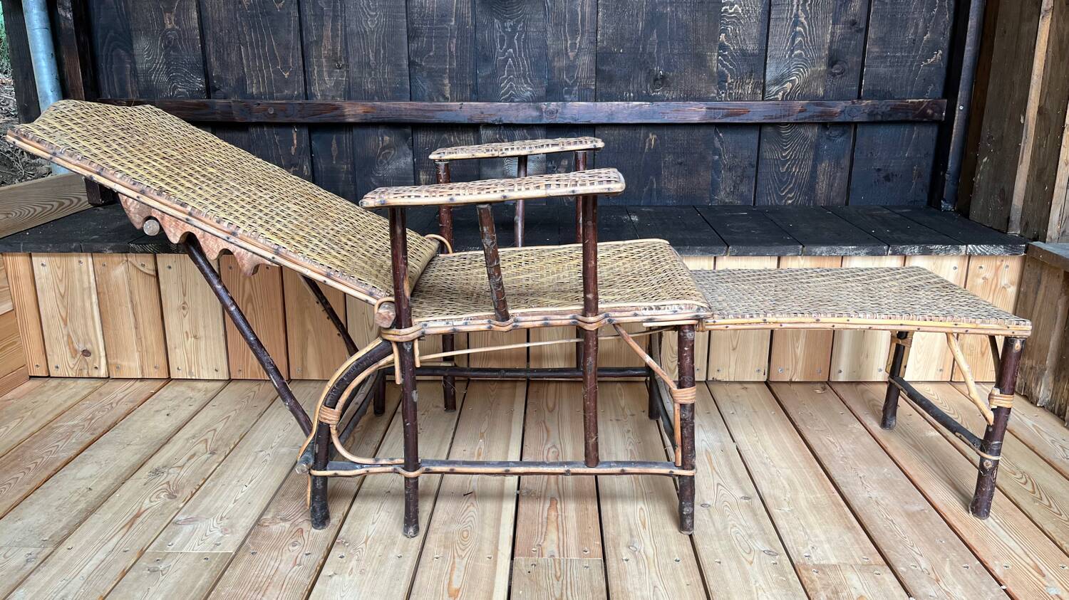 Chaise longue en rotin années 1900