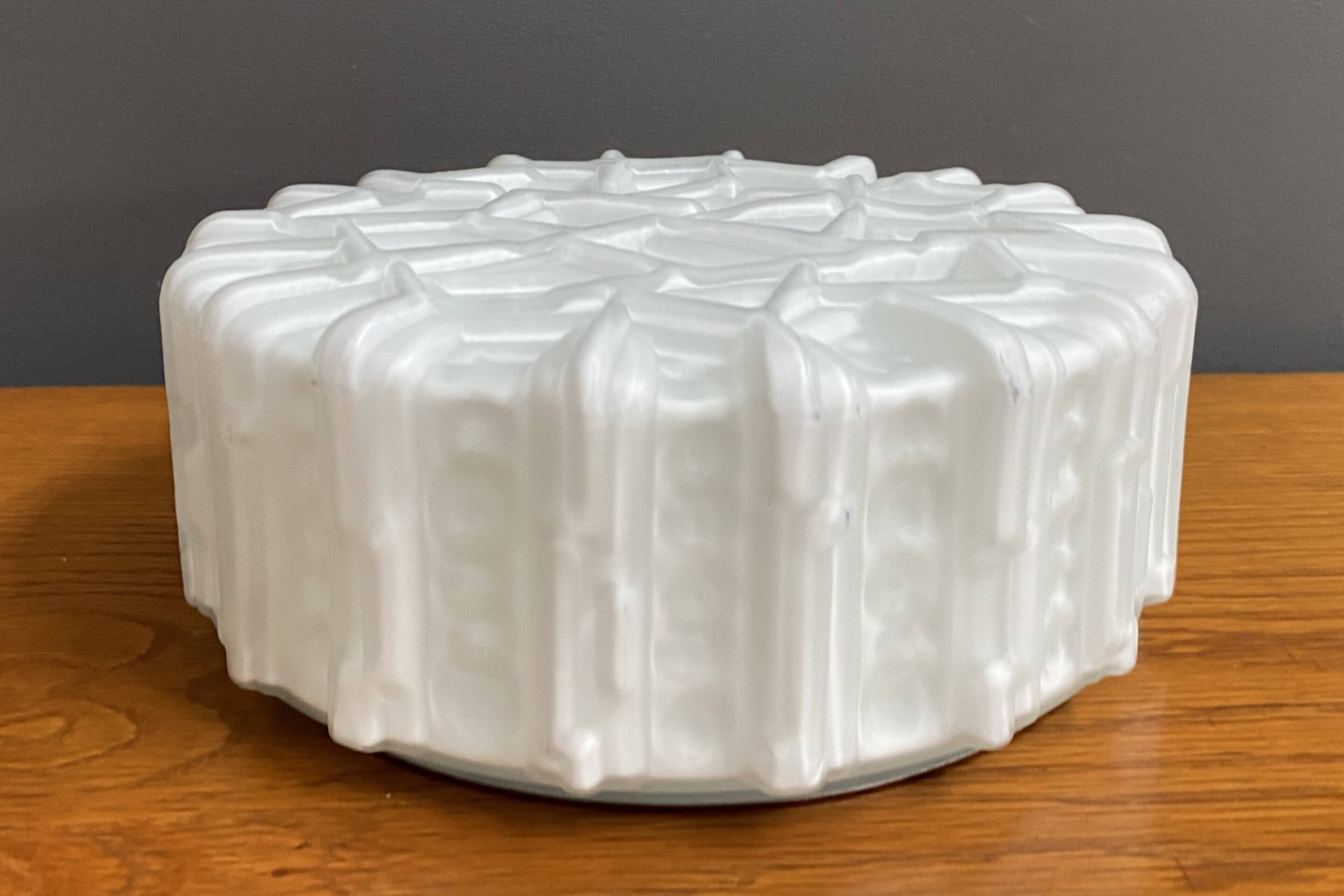 Plafonnier en verre blanc de Peil & Putzler