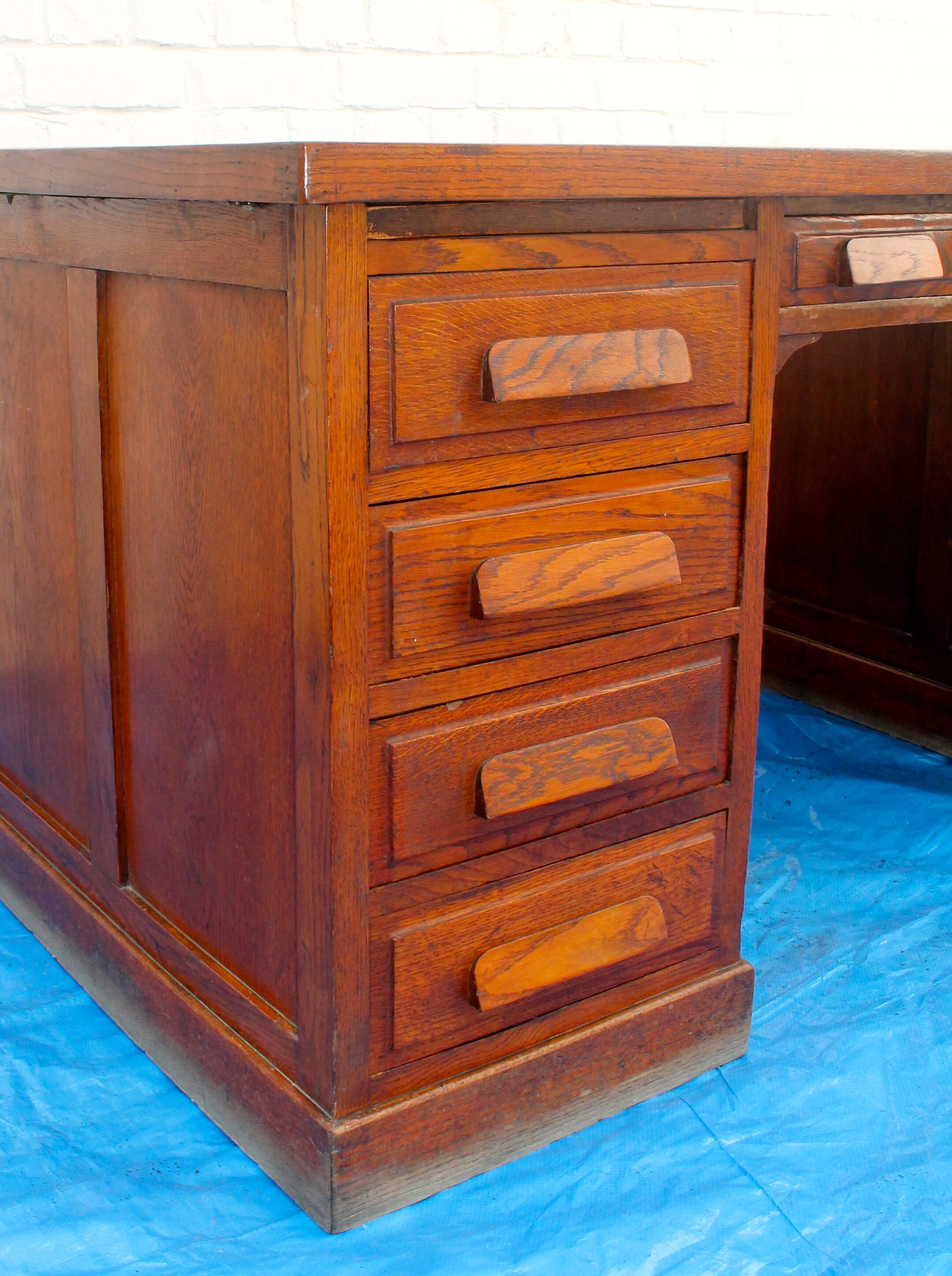 Former Minister coffered desk double