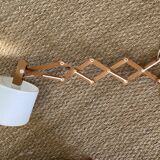 Extendable wall lamp in Scandinavian wood