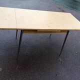 Table in formica