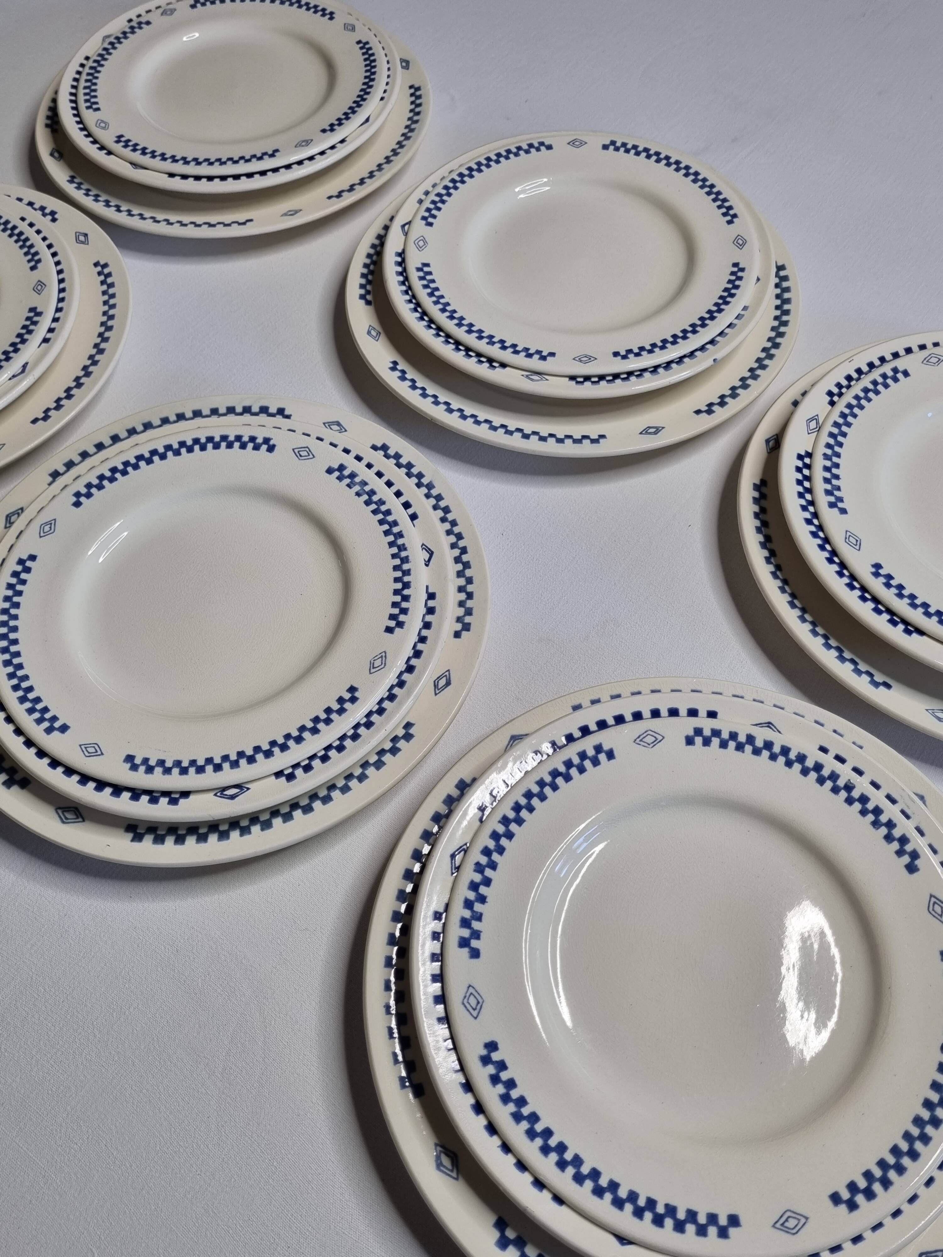 Service of 18 vintage dessert, hollow and flat plates with checkerboard pattern, 1950s