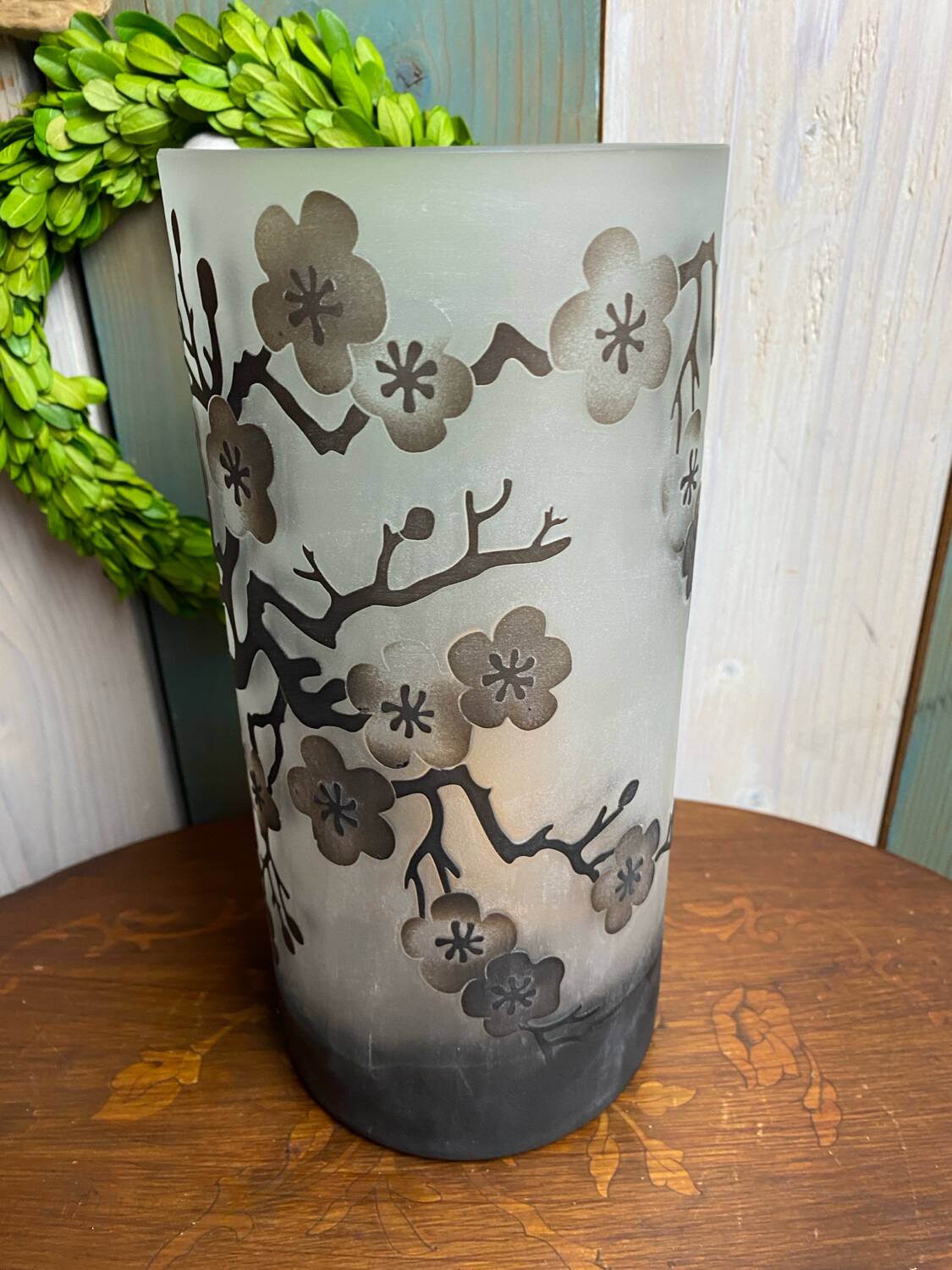 Cylindrical glass paste vase “cherry blossom”