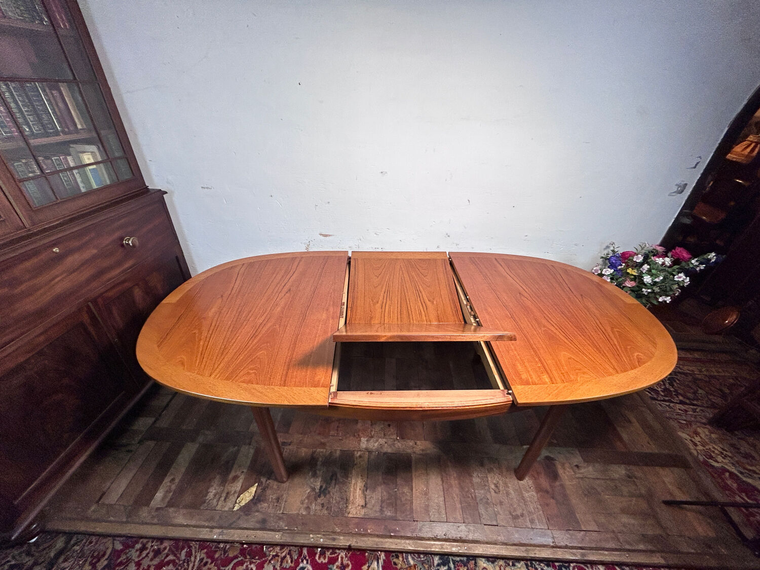 Mid Century Retro Vintage Teak Extending Dining Table