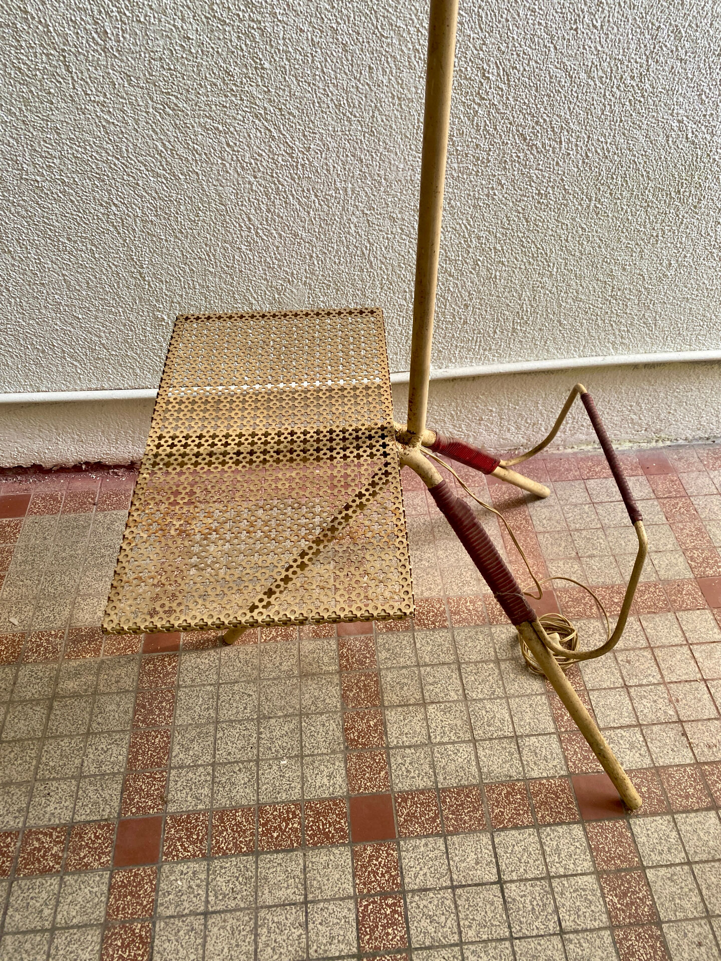 Floor lamp reading lamp diabolo perforated metal 1950s